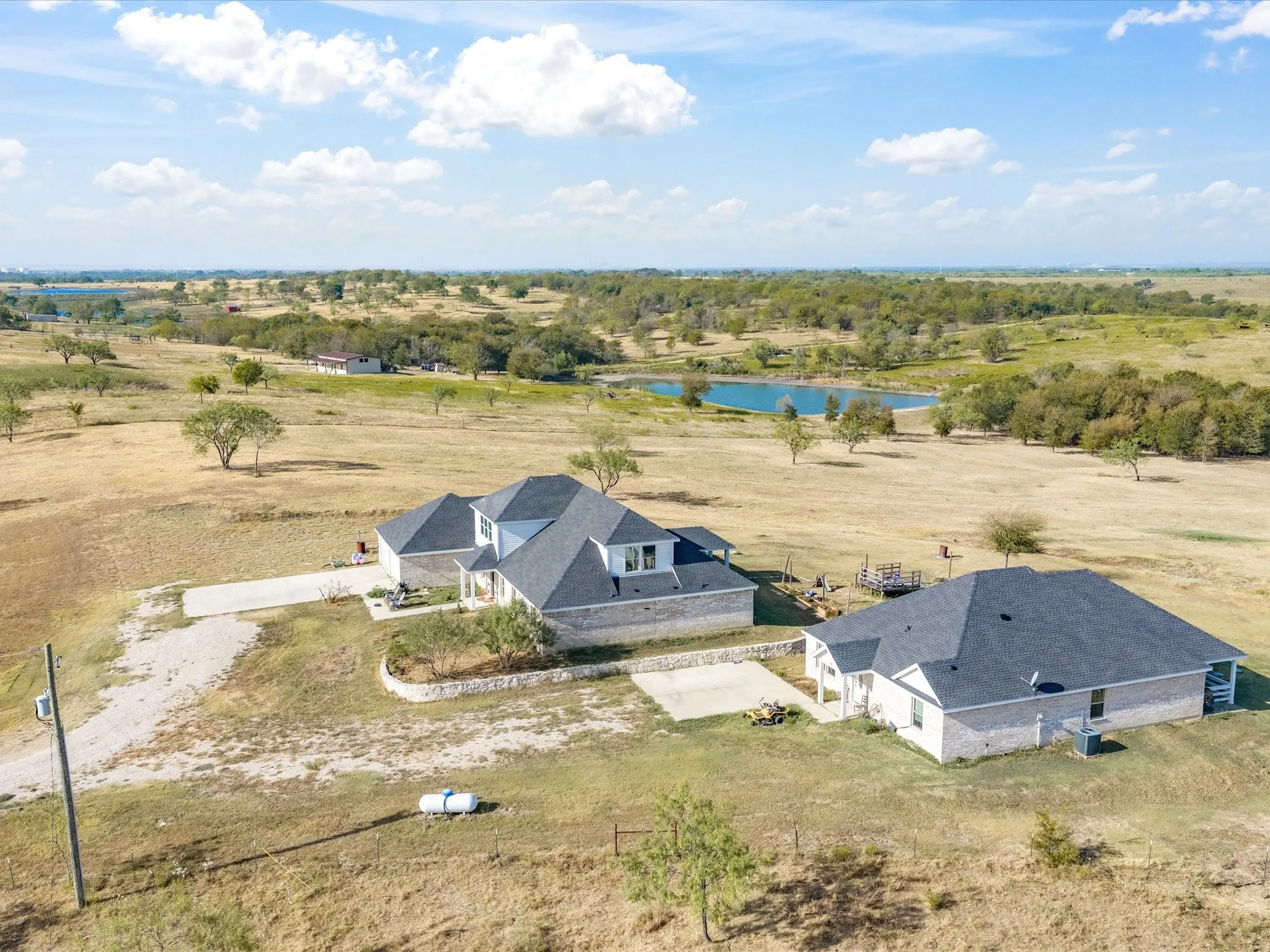 Single Family Residence For Sale in Ellis County , 781 Alsdorf Road, Ennis, Texas 75119, 5 Bedroom, 4 Bathroom, 2 Garage spaces, 3,438 Sqft, built in 2021, mls#21400616, Real Estate Agent in Ennis, Homes For Sale in Ellis county, Homes For Sale in Ennis, Realtor in Ennis Texas, Real Estate Brokerage Independent Realty Texas, Luminita Cordes Realtor