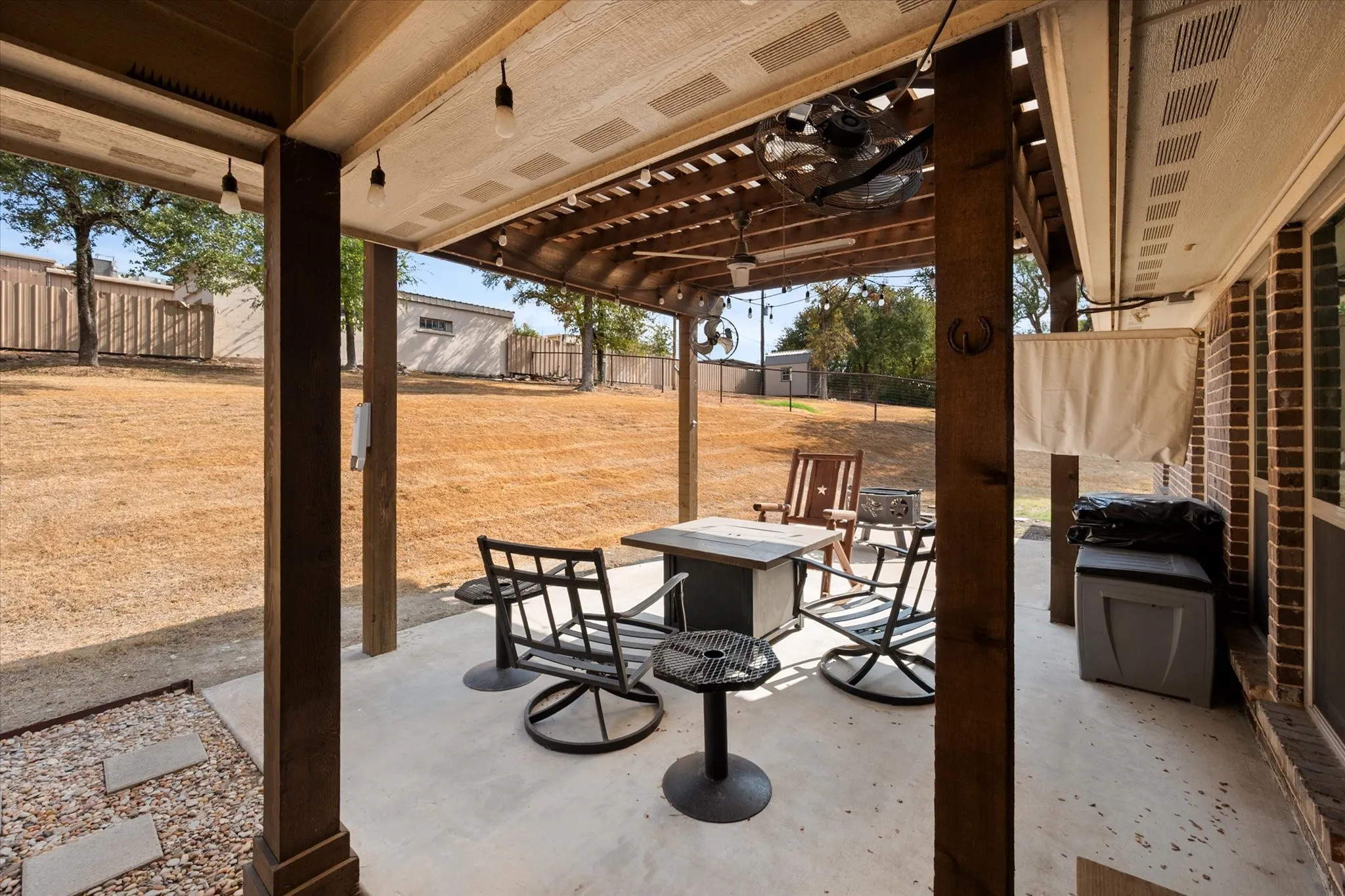 Imagine the outside entertaining one can do!