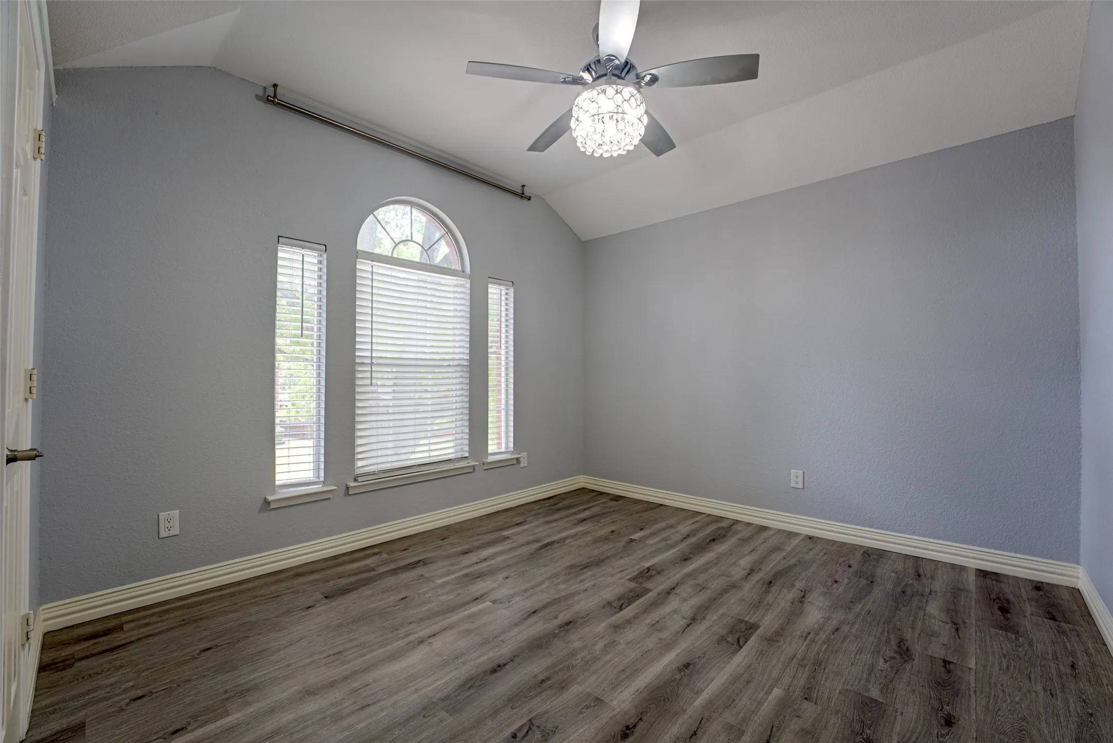 Single Family Residence For Sale in Dallas County , 4005 Baywatch Drive, Rowlett, Texas 75088, 4 Bedroom, 3 Bathroom, 2 Garage spaces, 2,847 Sqft, built in 1996, mls#21398682, Real Estate Agent in Rowlett, Homes For Sale in Dallas county, Homes For Sale in Rowlett, Realtor in Rowlett Texas, Real Estate Brokerage Independent Realty Texas, Luminita Cordes Realtor