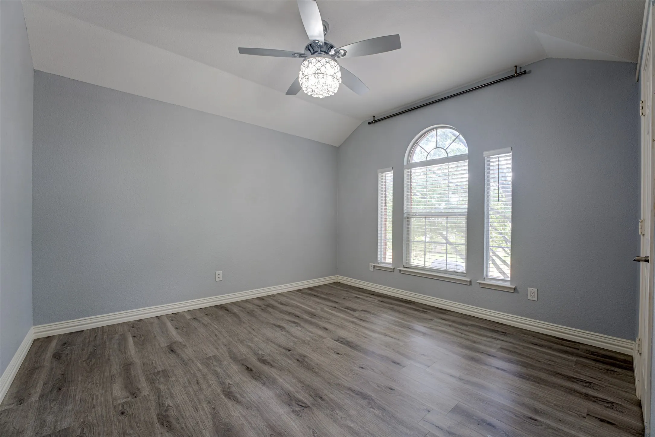 Single Family Residence For Sale in Dallas County , 4005 Baywatch Drive, Rowlett, Texas 75088, 4 Bedroom, 3 Bathroom, 2 Garage spaces, 2,847 Sqft, built in 1996, mls#21398682, Real Estate Agent in Rowlett, Homes For Sale in Dallas county, Homes For Sale in Rowlett, Realtor in Rowlett Texas, Real Estate Brokerage Independent Realty Texas, Luminita Cordes Realtor