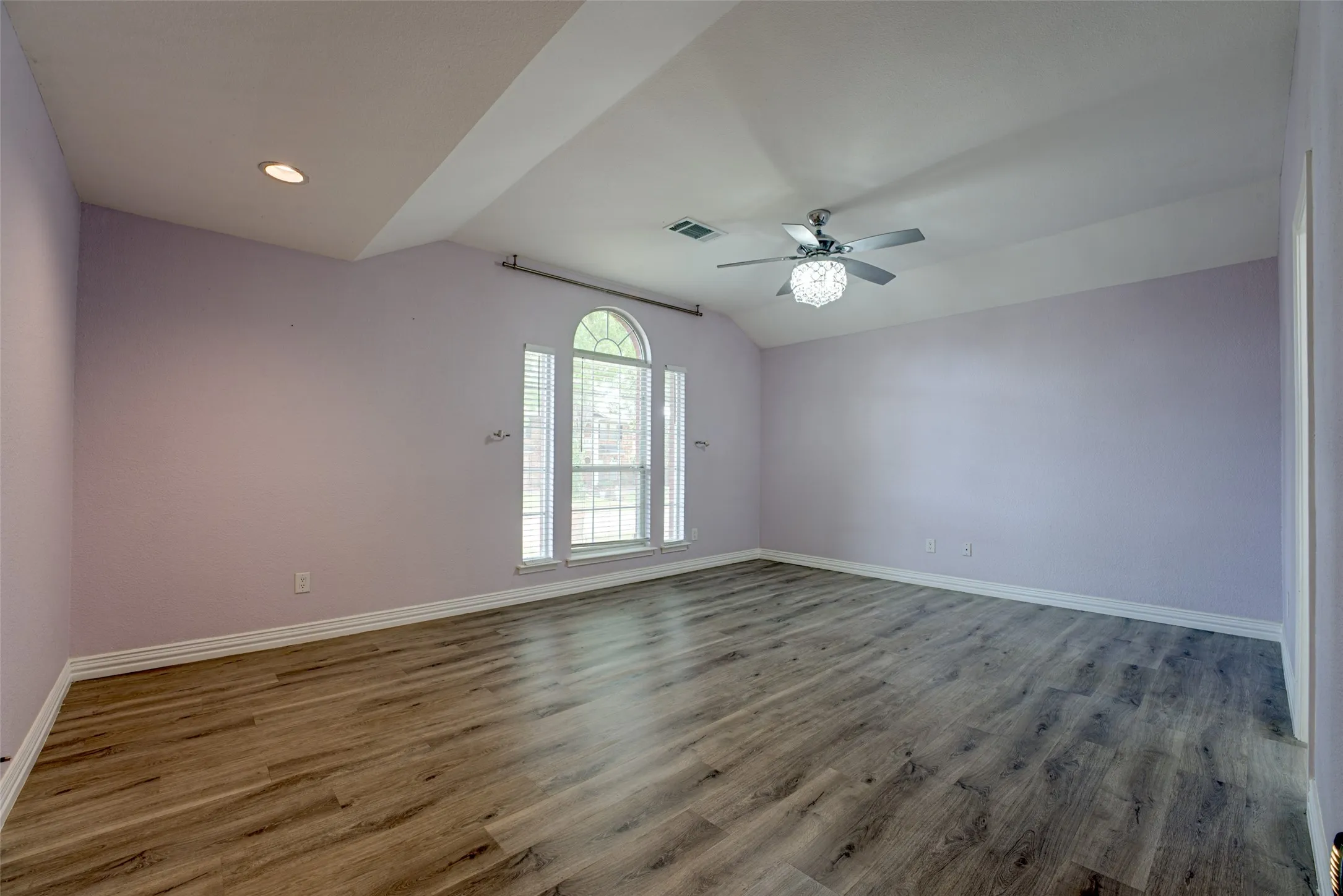 Single Family Residence For Sale in Dallas County , 4005 Baywatch Drive, Rowlett, Texas 75088, 4 Bedroom, 3 Bathroom, 2 Garage spaces, 2,847 Sqft, built in 1996, mls#21398682, Real Estate Agent in Rowlett, Homes For Sale in Dallas county, Homes For Sale in Rowlett, Realtor in Rowlett Texas, Real Estate Brokerage Independent Realty Texas, Luminita Cordes Realtor