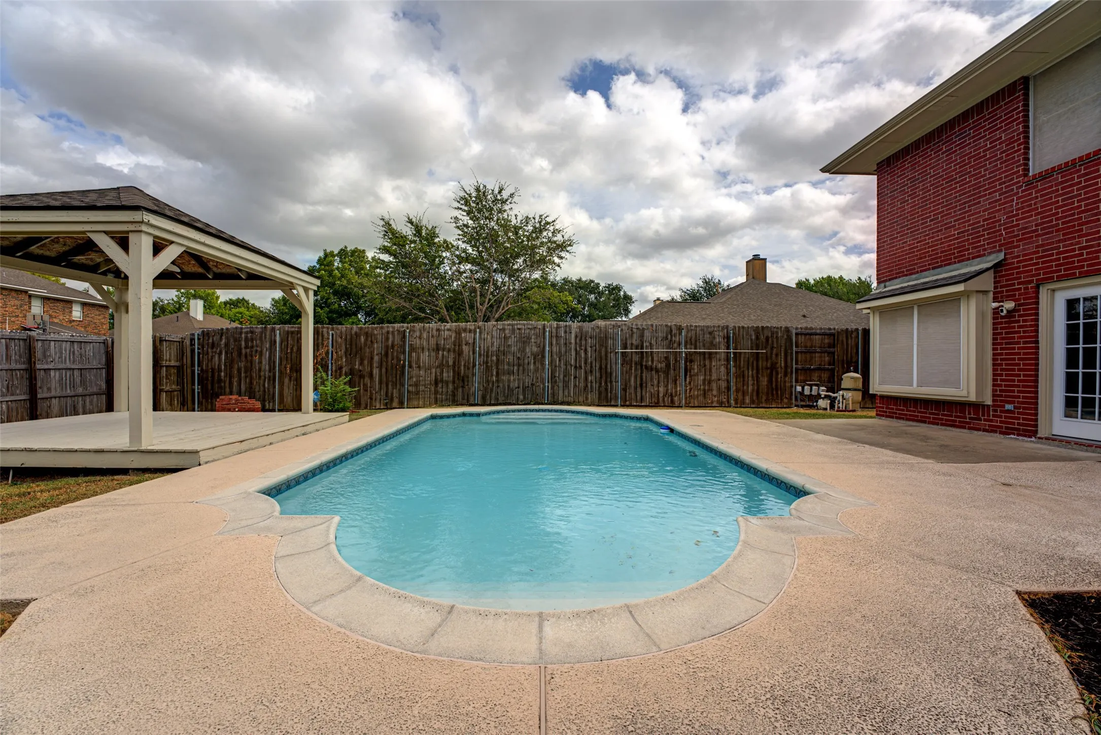 Single Family Residence For Sale in Dallas County , 4005 Baywatch Drive, Rowlett, Texas 75088, 4 Bedroom, 3 Bathroom, 2 Garage spaces, 2,847 Sqft, built in 1996, mls#21398682, Real Estate Agent in Rowlett, Homes For Sale in Dallas county, Homes For Sale in Rowlett, Realtor in Rowlett Texas, Real Estate Brokerage Independent Realty Texas, Luminita Cordes Realtor