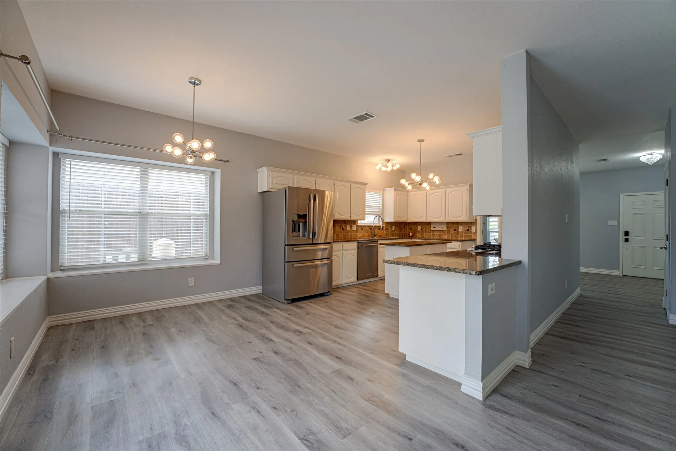 Single Family Residence For Sale in Dallas County , 4005 Baywatch Drive, Rowlett, Texas 75088, 4 Bedroom, 3 Bathroom, 2 Garage spaces, 2,847 Sqft, built in 1996, mls#21398682, Real Estate Agent in Rowlett, Homes For Sale in Dallas county, Homes For Sale in Rowlett, Realtor in Rowlett Texas, Real Estate Brokerage Independent Realty Texas, Luminita Cordes Realtor