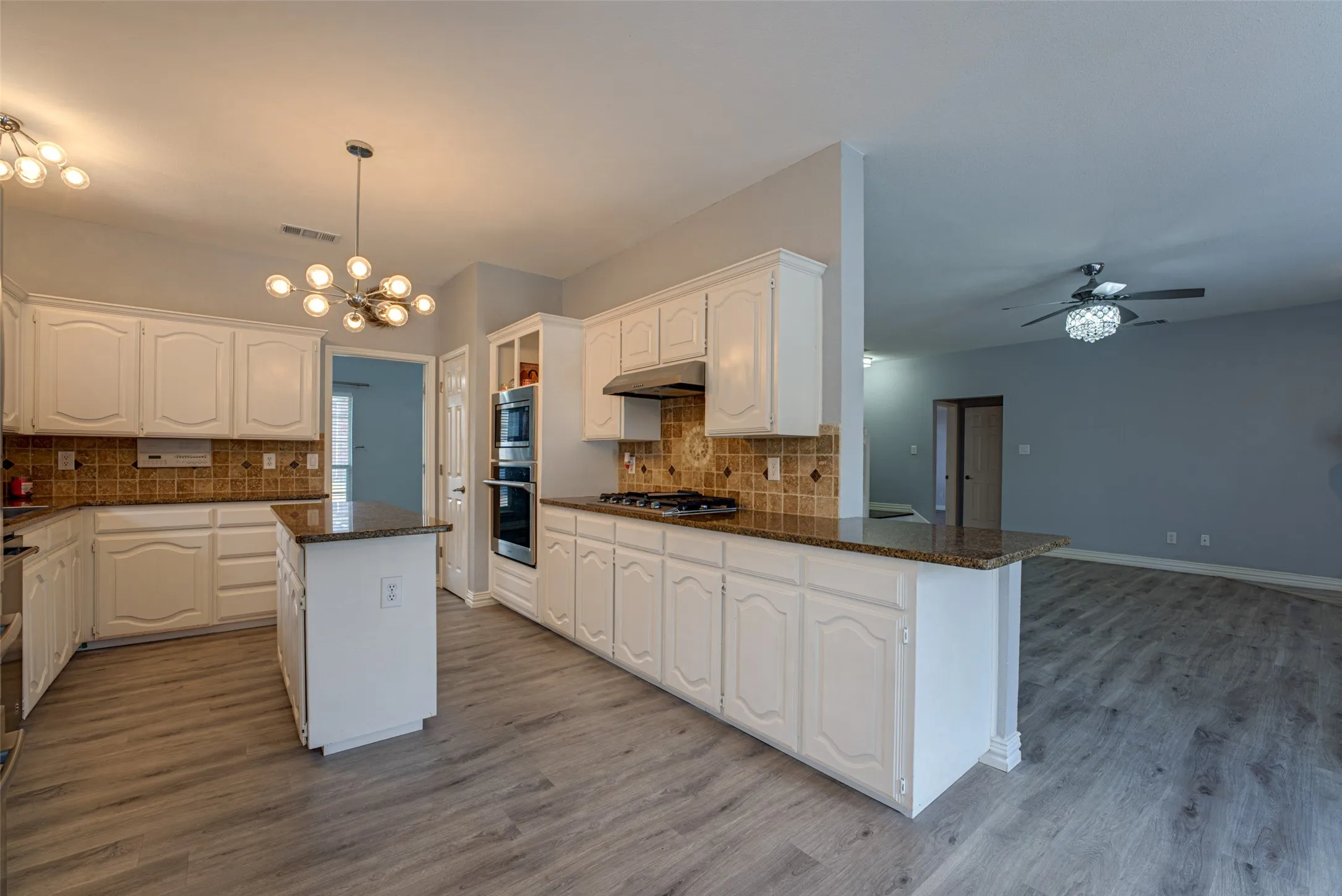Single Family Residence For Sale in Dallas County , 4005 Baywatch Drive, Rowlett, Texas 75088, 4 Bedroom, 3 Bathroom, 2 Garage spaces, 2,847 Sqft, built in 1996, mls#21398682, Real Estate Agent in Rowlett, Homes For Sale in Dallas county, Homes For Sale in Rowlett, Realtor in Rowlett Texas, Real Estate Brokerage Independent Realty Texas, Luminita Cordes Realtor