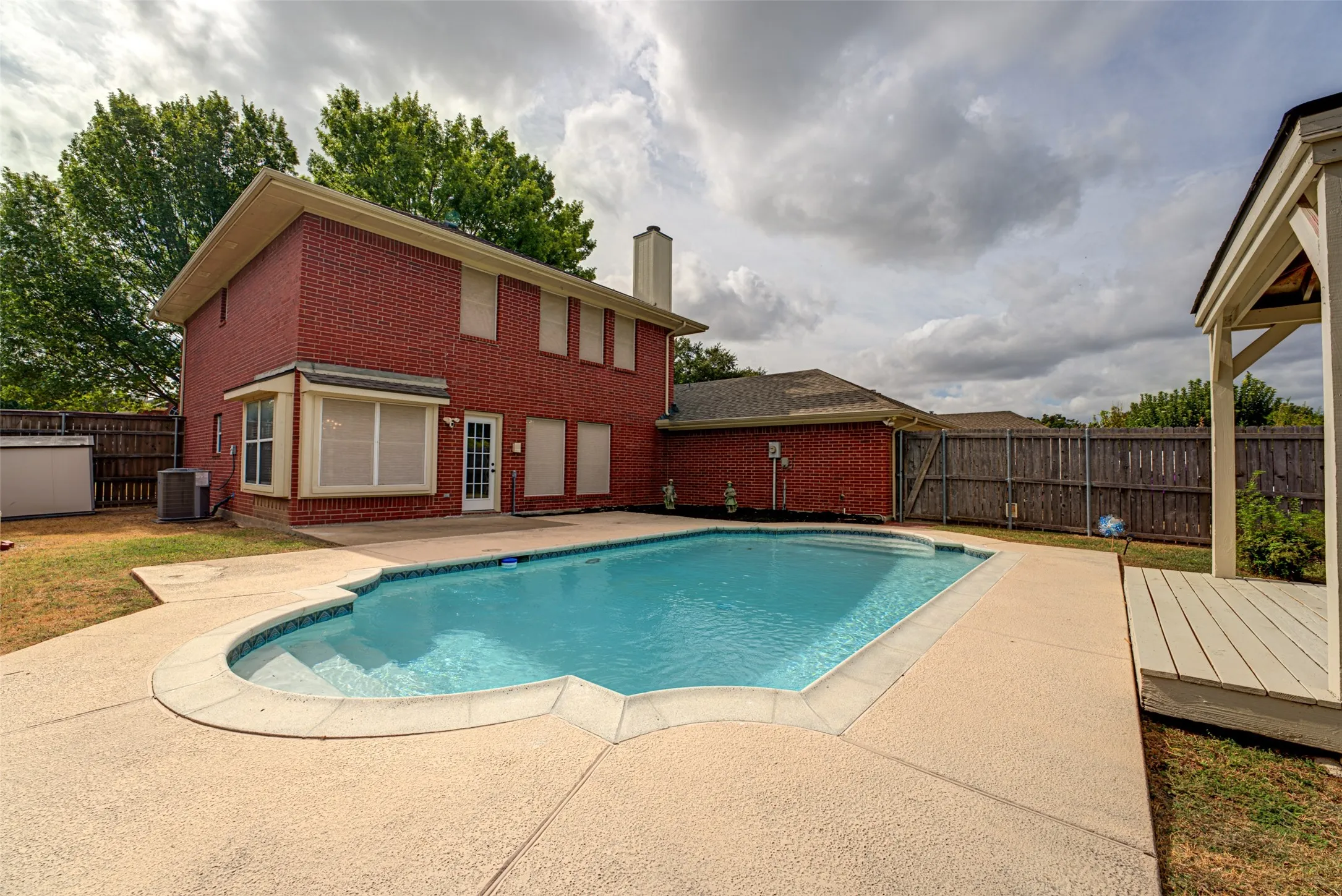 Single Family Residence For Sale in Dallas County , 4005 Baywatch Drive, Rowlett, Texas 75088, 4 Bedroom, 3 Bathroom, 2 Garage spaces, 2,847 Sqft, built in 1996, mls#21398682, Real Estate Agent in Rowlett, Homes For Sale in Dallas county, Homes For Sale in Rowlett, Realtor in Rowlett Texas, Real Estate Brokerage Independent Realty Texas, Luminita Cordes Realtor