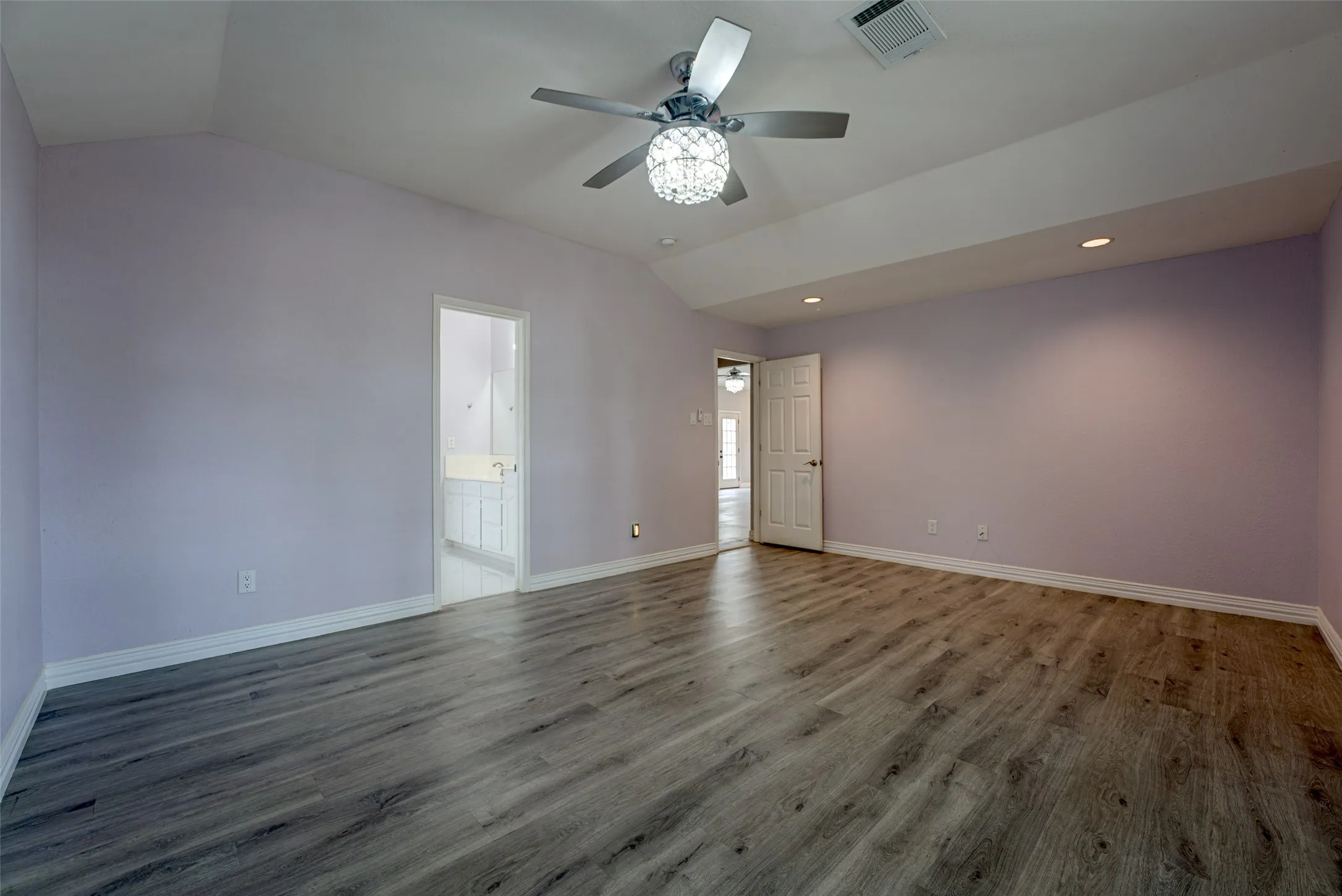 Single Family Residence For Sale in Dallas County , 4005 Baywatch Drive, Rowlett, Texas 75088, 4 Bedroom, 3 Bathroom, 2 Garage spaces, 2,847 Sqft, built in 1996, mls#21398682, Real Estate Agent in Rowlett, Homes For Sale in Dallas county, Homes For Sale in Rowlett, Realtor in Rowlett Texas, Real Estate Brokerage Independent Realty Texas, Luminita Cordes Realtor