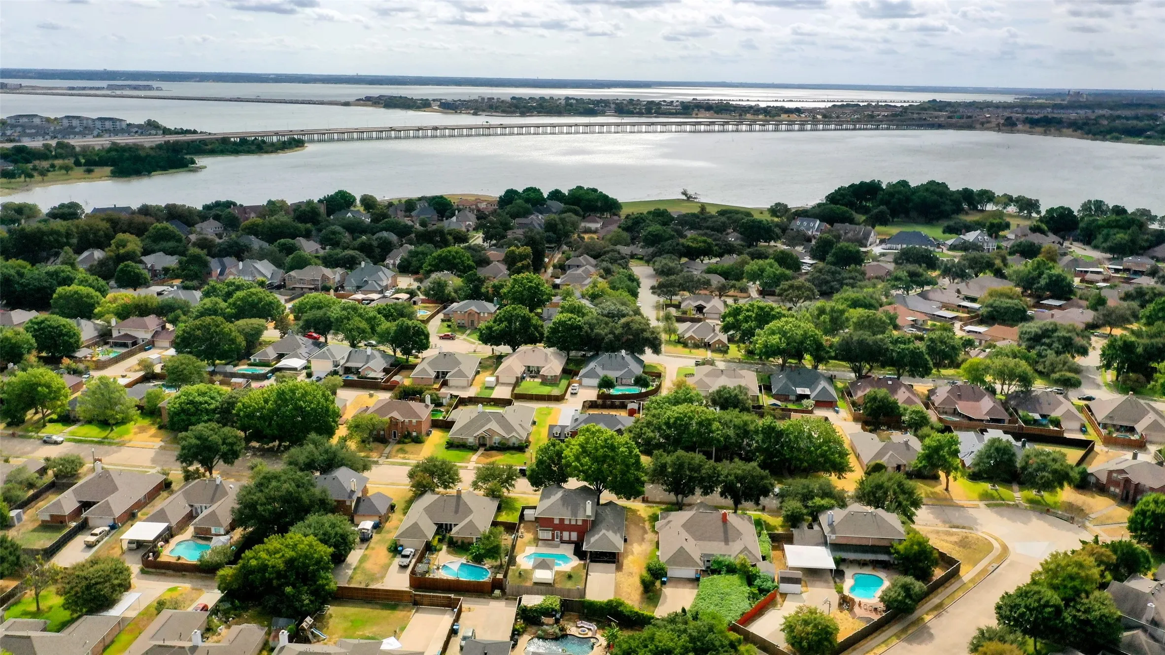 Single Family Residence For Sale in Dallas County , 4005 Baywatch Drive, Rowlett, Texas 75088, 4 Bedroom, 3 Bathroom, 2 Garage spaces, 2,847 Sqft, built in 1996, mls#21398682, Real Estate Agent in Rowlett, Homes For Sale in Dallas county, Homes For Sale in Rowlett, Realtor in Rowlett Texas, Real Estate Brokerage Independent Realty Texas, Luminita Cordes Realtor