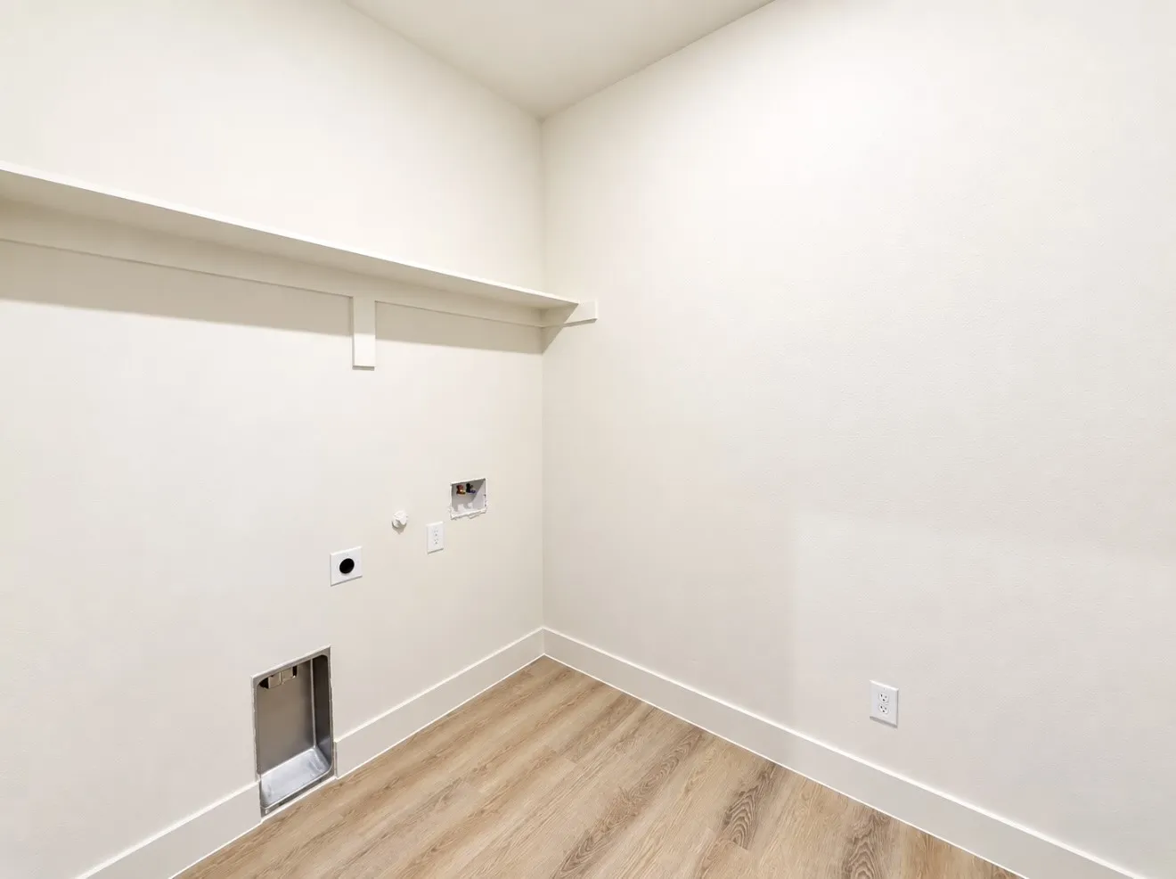 Single Family Residence For Sale in Tarrant County , 5504 Curzon Avenue, Fort Worth, Texas 76107, 4 Bedroom, 2 Bathroom, 2 Garage spaces, 1,776 Sqft, built in 2026, mls#21401741, Real Estate Agent in Fort Worth, Homes For Sale in Tarrant county, Homes For Sale in Fort Worth, Realtor in Fort Worth Texas, Real Estate Brokerage Independent Realty Texas, Luminita Cordes Realtor