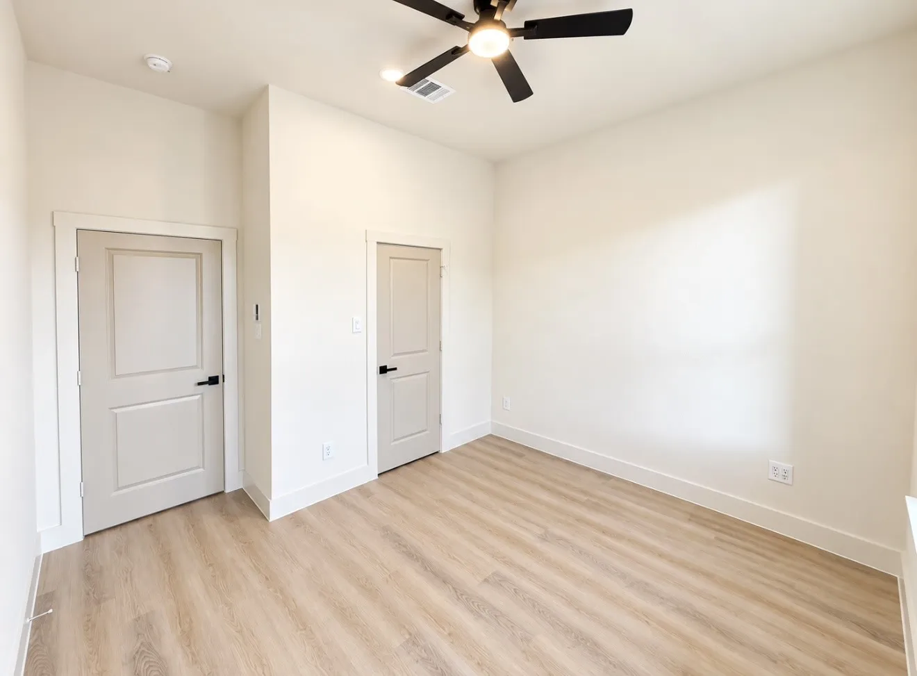 Single Family Residence For Sale in Tarrant County , 5504 Curzon Avenue, Fort Worth, Texas 76107, 4 Bedroom, 2 Bathroom, 2 Garage spaces, 1,776 Sqft, built in 2026, mls#21401741, Real Estate Agent in Fort Worth, Homes For Sale in Tarrant county, Homes For Sale in Fort Worth, Realtor in Fort Worth Texas, Real Estate Brokerage Independent Realty Texas, Luminita Cordes Realtor