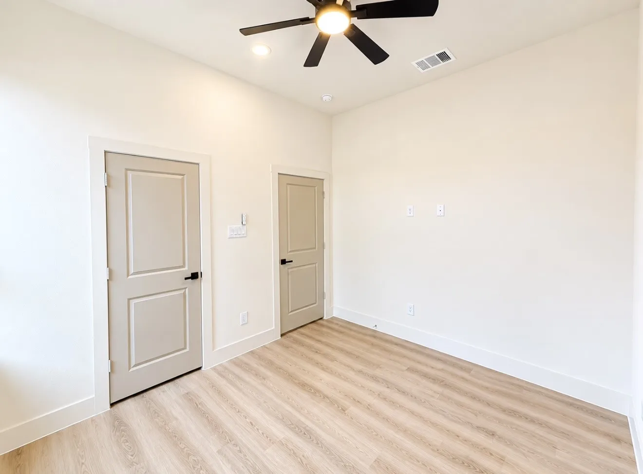 Single Family Residence For Sale in Tarrant County , 5504 Curzon Avenue, Fort Worth, Texas 76107, 4 Bedroom, 2 Bathroom, 2 Garage spaces, 1,776 Sqft, built in 2026, mls#21401741, Real Estate Agent in Fort Worth, Homes For Sale in Tarrant county, Homes For Sale in Fort Worth, Realtor in Fort Worth Texas, Real Estate Brokerage Independent Realty Texas, Luminita Cordes Realtor