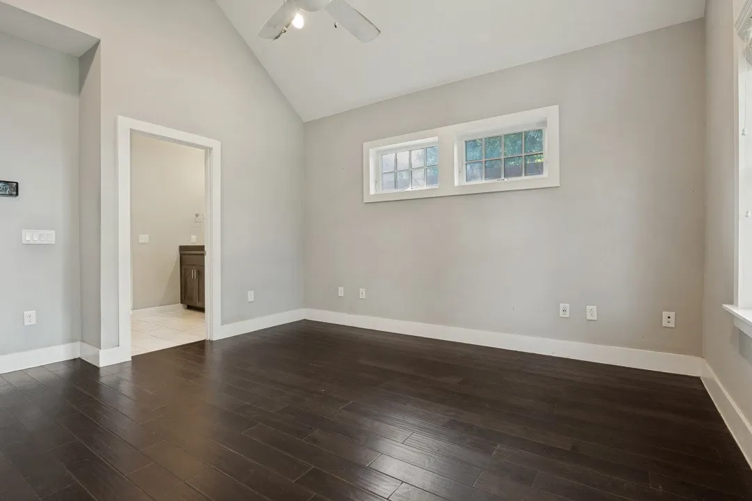 Single Family Residence For Sale in Dallas County , 629 Bishop Heights Lane, Dallas, Texas 75208, 4 Bedroom, 4 Bathroom, 2 Garage spaces, 2,638 Sqft, built in 2016, mls#21401857, Real Estate Agent in Dallas, Homes For Sale in Dallas county, Homes For Sale in Dallas, Realtor in Dallas Texas, Real Estate Brokerage Independent Realty Texas, Luminita Cordes Realtor