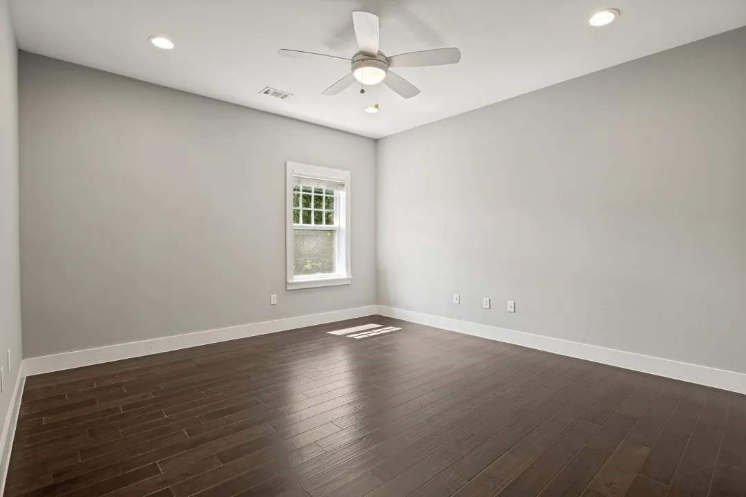 Single Family Residence For Sale in Dallas County , 629 Bishop Heights Lane, Dallas, Texas 75208, 4 Bedroom, 4 Bathroom, 2 Garage spaces, 2,638 Sqft, built in 2016, mls#21401857, Real Estate Agent in Dallas, Homes For Sale in Dallas county, Homes For Sale in Dallas, Realtor in Dallas Texas, Real Estate Brokerage Independent Realty Texas, Luminita Cordes Realtor