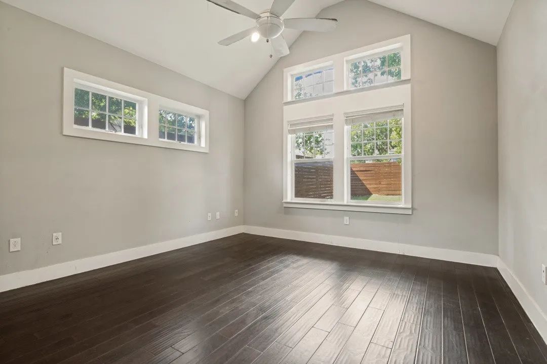 Single Family Residence For Sale in Dallas County , 629 Bishop Heights Lane, Dallas, Texas 75208, 4 Bedroom, 4 Bathroom, 2 Garage spaces, 2,638 Sqft, built in 2016, mls#21401857, Real Estate Agent in Dallas, Homes For Sale in Dallas county, Homes For Sale in Dallas, Realtor in Dallas Texas, Real Estate Brokerage Independent Realty Texas, Luminita Cordes Realtor