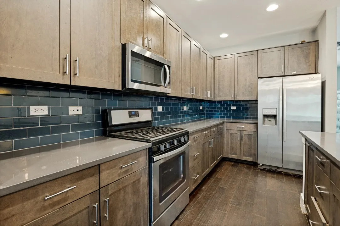 Single Family Residence For Sale in Dallas County , 629 Bishop Heights Lane, Dallas, Texas 75208, 4 Bedroom, 4 Bathroom, 2 Garage spaces, 2,638 Sqft, built in 2016, mls#21401857, Real Estate Agent in Dallas, Homes For Sale in Dallas county, Homes For Sale in Dallas, Realtor in Dallas Texas, Real Estate Brokerage Independent Realty Texas, Luminita Cordes Realtor