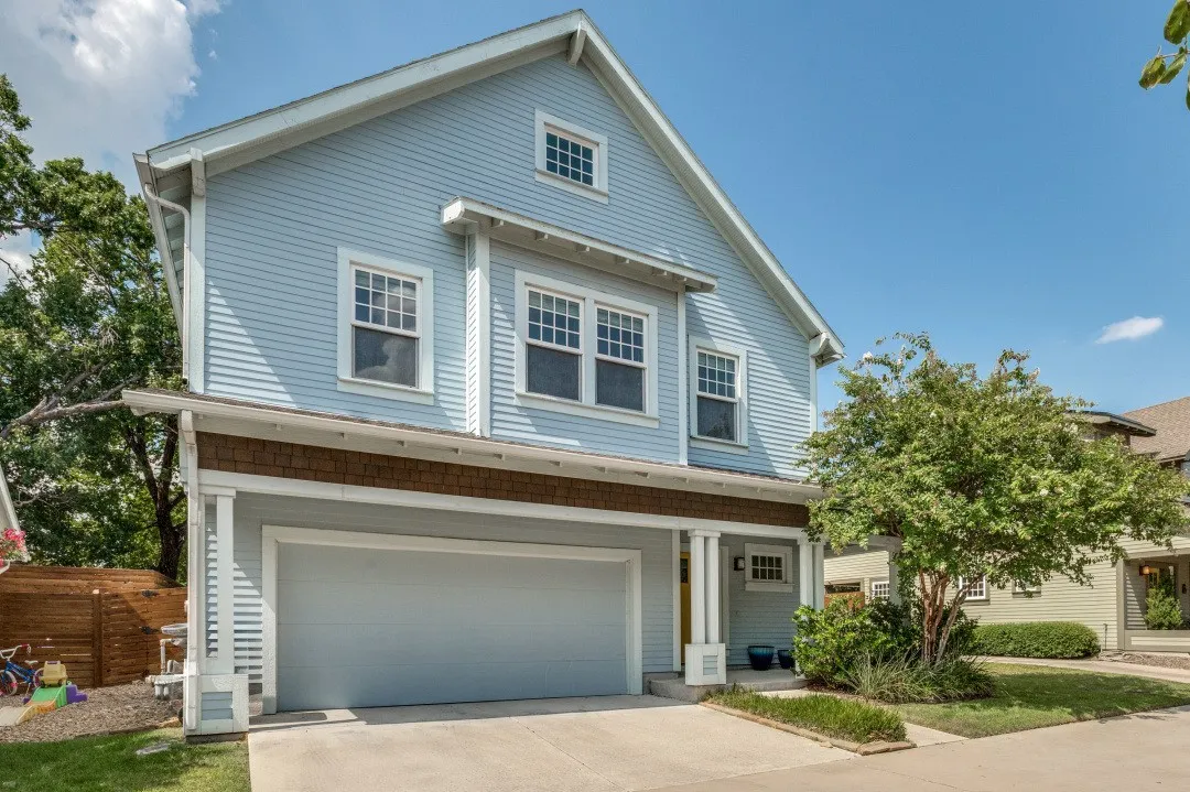 Single Family Residence For Sale in Dallas County , 629 Bishop Heights Lane, Dallas, Texas 75208, 4 Bedroom, 4 Bathroom, 2 Garage spaces, 2,638 Sqft, built in 2016, mls#21401857, Real Estate Agent in Dallas, Homes For Sale in Dallas county, Homes For Sale in Dallas, Realtor in Dallas Texas, Real Estate Brokerage Independent Realty Texas, Luminita Cordes Realtor