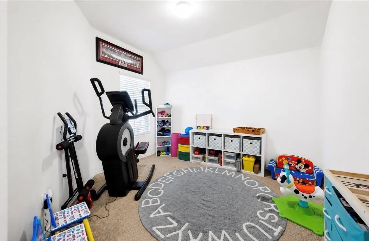 Single Family Residence For Sale in Tarrant County , 5104 Austin Ridge, Fort Worth, Texas 76179, 4 Bedroom, 2 Bathroom, 2 Garage spaces, 1,822 Sqft, built in 2017, mls#21401858, Real Estate Agent in Fort Worth, Homes For Sale in Tarrant county, Homes For Sale in Fort Worth, Realtor in Fort Worth Texas, Real Estate Brokerage Independent Realty Texas, Luminita Cordes Realtor