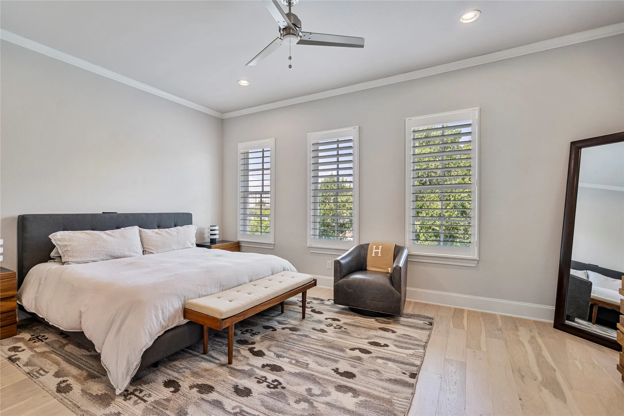 Townhouse For Sale in Dallas County , 2157 Wenge Lane, Dallas, Texas 75219, 3 Bedroom, 4 Bathroom, 2 Garage spaces, 2,059 Sqft, built in 2022, mls#21401854, Real Estate Agent in Dallas, Homes For Sale in Dallas county, Homes For Sale in Dallas, Realtor in Dallas Texas, Real Estate Brokerage Independent Realty Texas, Luminita Cordes Realtor