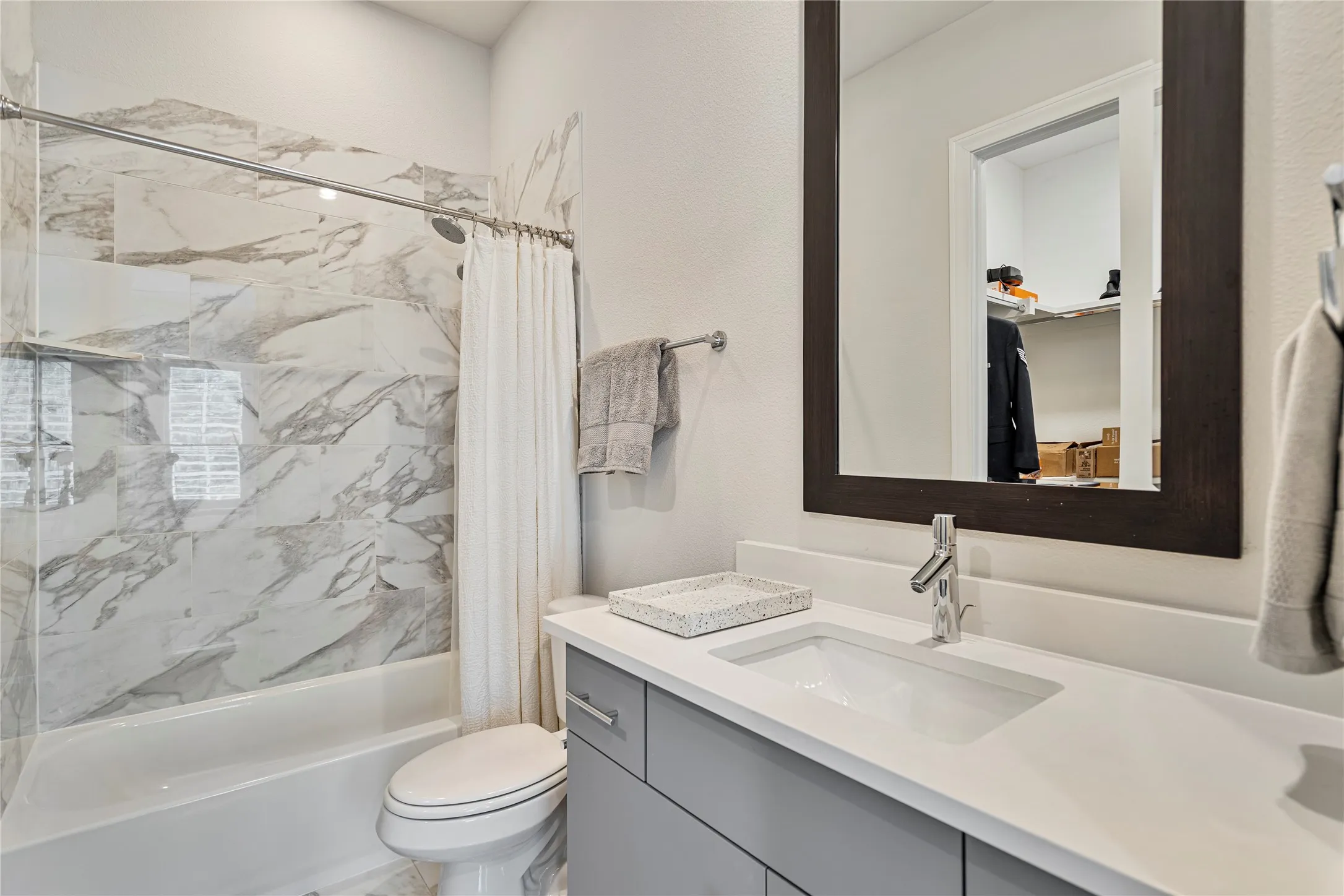Townhouse For Sale in Dallas County , 2157 Wenge Lane, Dallas, Texas 75219, 3 Bedroom, 4 Bathroom, 2 Garage spaces, 2,059 Sqft, built in 2022, mls#21401854, Real Estate Agent in Dallas, Homes For Sale in Dallas county, Homes For Sale in Dallas, Realtor in Dallas Texas, Real Estate Brokerage Independent Realty Texas, Luminita Cordes Realtor