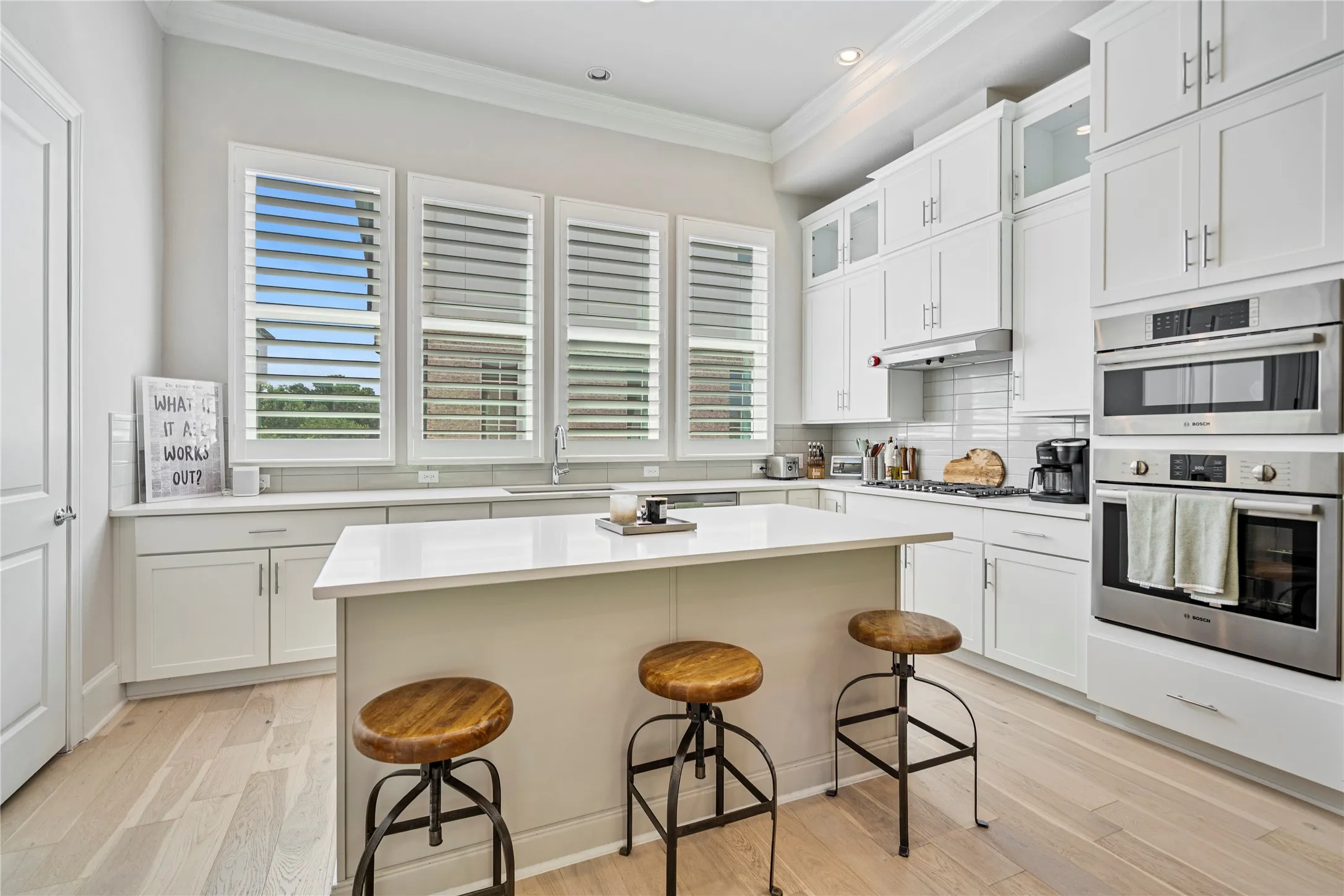 Townhouse For Sale in Dallas County , 2157 Wenge Lane, Dallas, Texas 75219, 3 Bedroom, 4 Bathroom, 2 Garage spaces, 2,059 Sqft, built in 2022, mls#21401854, Real Estate Agent in Dallas, Homes For Sale in Dallas county, Homes For Sale in Dallas, Realtor in Dallas Texas, Real Estate Brokerage Independent Realty Texas, Luminita Cordes Realtor