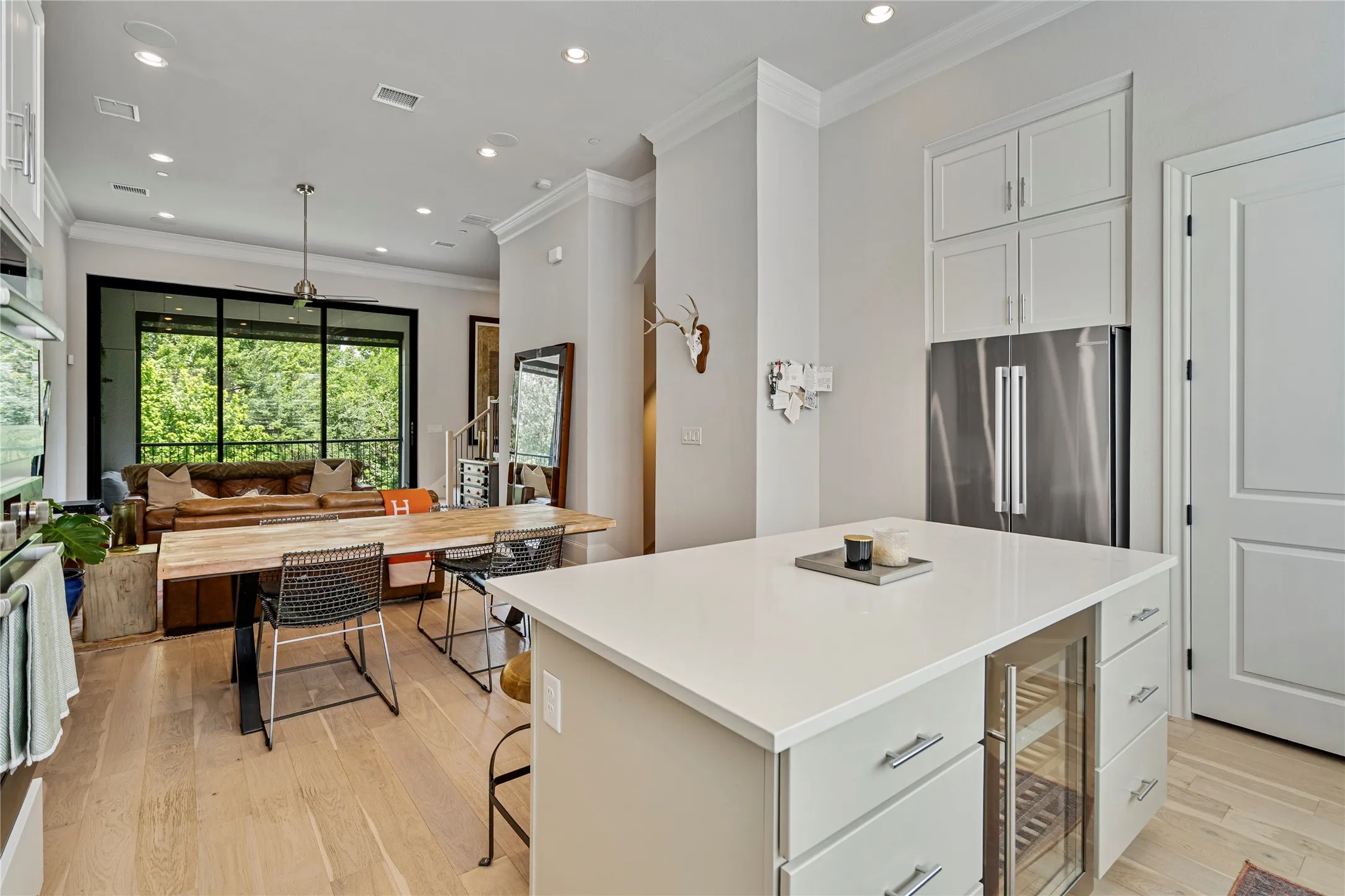 Townhouse For Sale in Dallas County , 2157 Wenge Lane, Dallas, Texas 75219, 3 Bedroom, 4 Bathroom, 2 Garage spaces, 2,059 Sqft, built in 2022, mls#21401854, Real Estate Agent in Dallas, Homes For Sale in Dallas county, Homes For Sale in Dallas, Realtor in Dallas Texas, Real Estate Brokerage Independent Realty Texas, Luminita Cordes Realtor