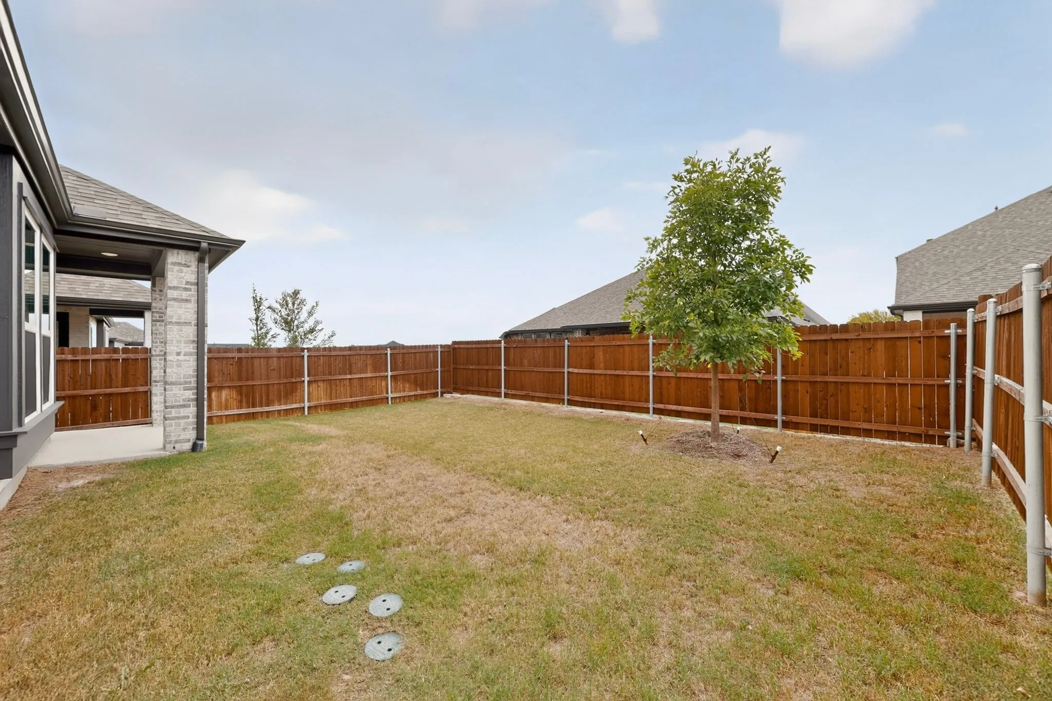 Single Family Residence For Rent in Grayson County , 1636 Whispering Meadow Drive, Van Alstyne, Texas 75495, 3 Bedroom, 2 Bathroom, 2 Garage spaces, 1,598 Sqft, built in 2024, mls#21401852, Real Estate Agent in Van Alstyne, Homes For Rent in Grayson county, Homes For Rent in Van Alstyne, Realtor in Van Alstyne Texas, Real Estate Brokerage Independent Realty Texas, Luminita Cordes Realtor