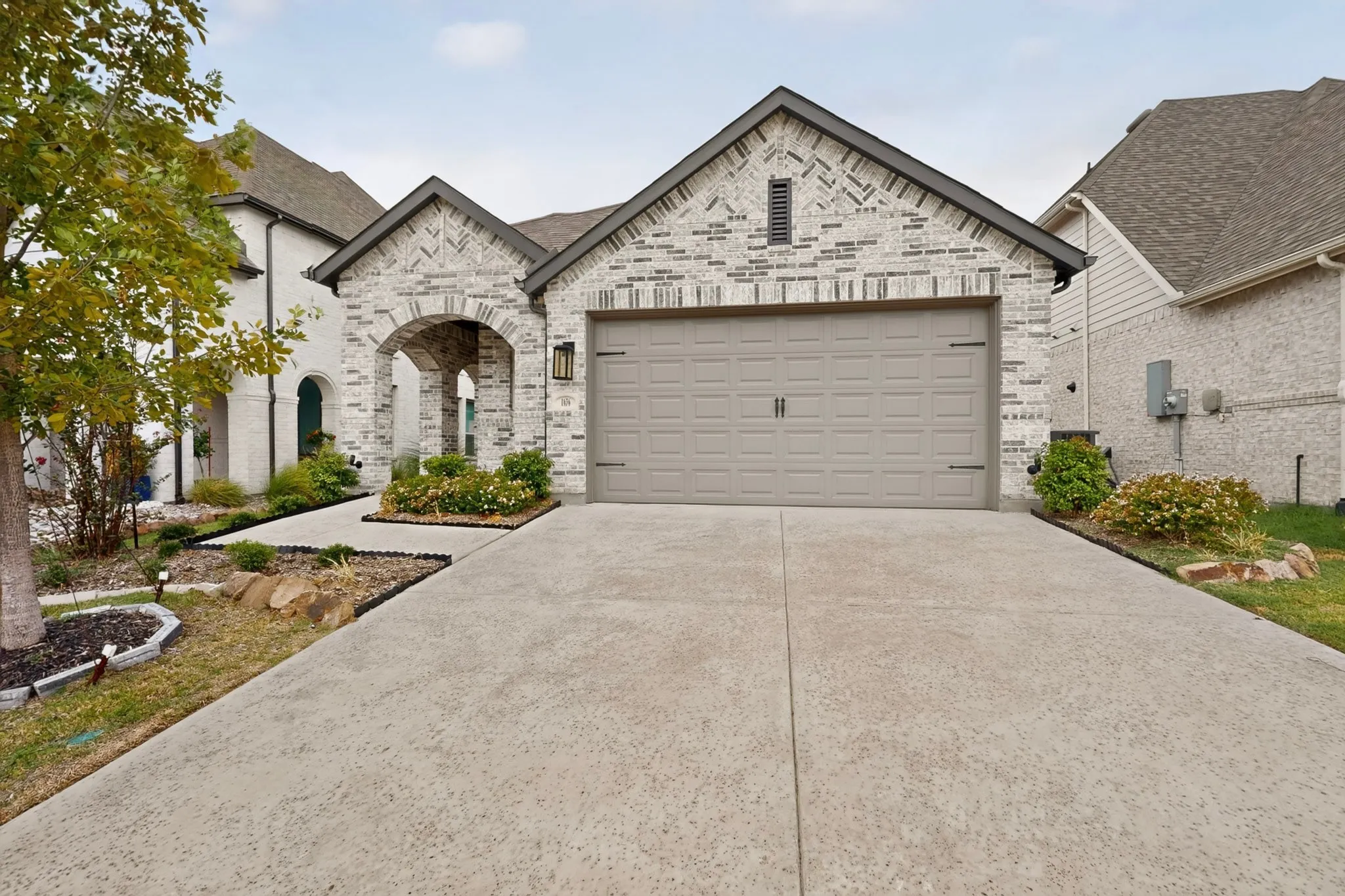 Single Family Residence For Rent in Grayson County , 1636 Whispering Meadow Drive, Van Alstyne, Texas 75495, 3 Bedroom, 2 Bathroom, 2 Garage spaces, 1,598 Sqft, built in 2024, mls#21401852, Real Estate Agent in Van Alstyne, Homes For Rent in Grayson county, Homes For Rent in Van Alstyne, Realtor in Van Alstyne Texas, Real Estate Brokerage Independent Realty Texas, Luminita Cordes Realtor