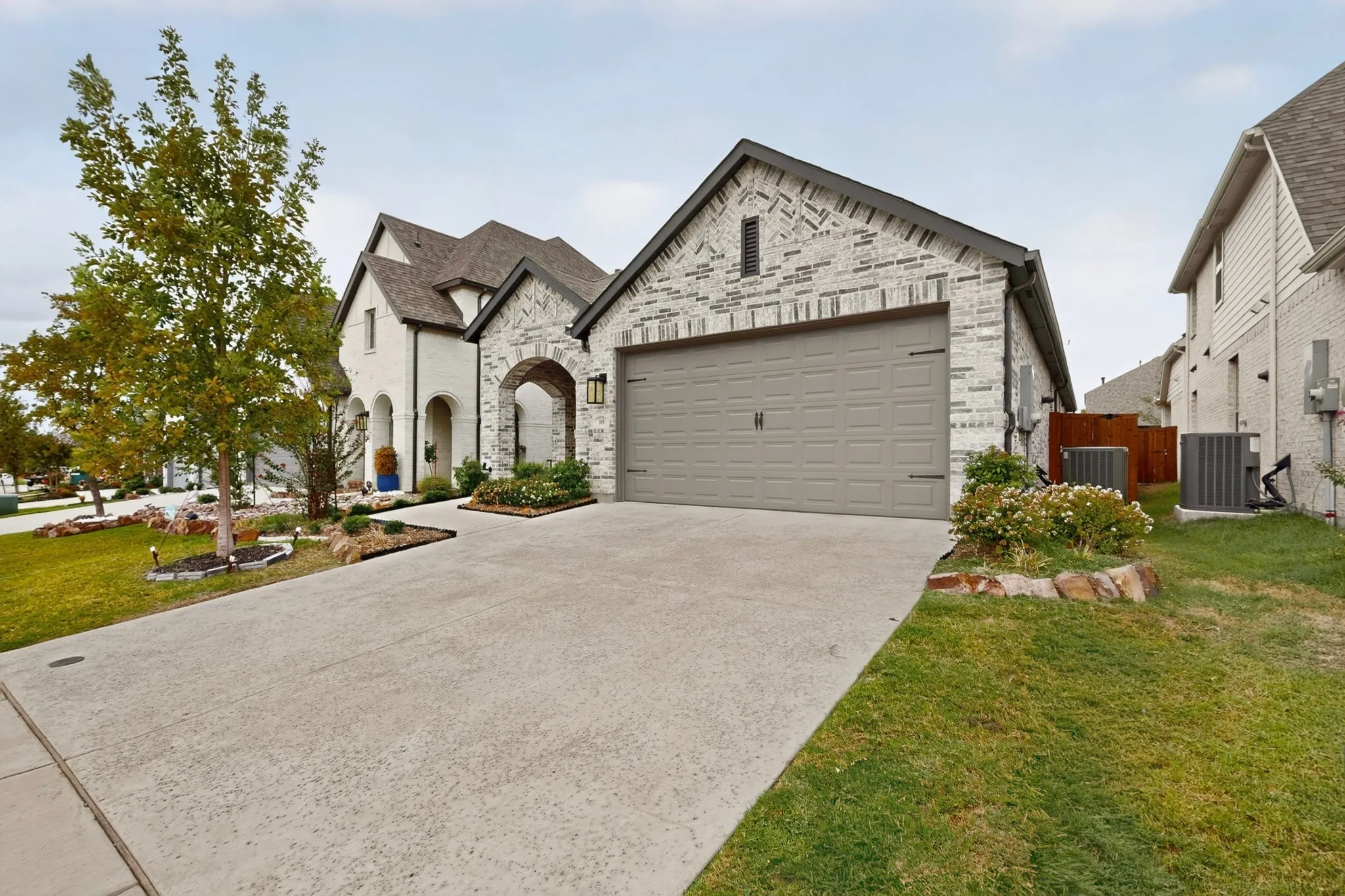 Single Family Residence For Rent in Grayson County , 1636 Whispering Meadow Drive, Van Alstyne, Texas 75495, 3 Bedroom, 2 Bathroom, 2 Garage spaces, 1,598 Sqft, built in 2024, mls#21401852, Real Estate Agent in Van Alstyne, Homes For Rent in Grayson county, Homes For Rent in Van Alstyne, Realtor in Van Alstyne Texas, Real Estate Brokerage Independent Realty Texas, Luminita Cordes Realtor