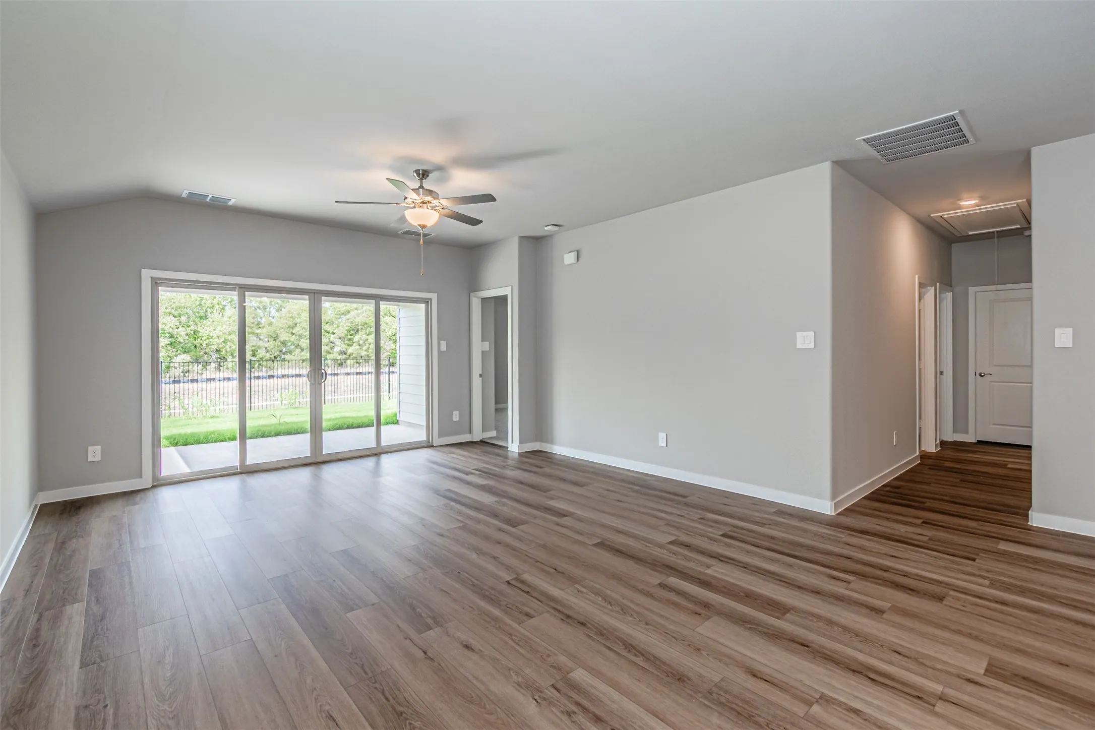 Single Family Residence For Rent in Collin County , 6208 Chickney Drive, Princeton, Texas 75071, 3 Bedroom, 2 Bathroom, 2 Garage spaces, 1,833 Sqft, built in 2026, mls#21401798, Real Estate Agent in Princeton, Homes For Rent in Collin county, Homes For Rent in Princeton, Realtor in Princeton Texas, Real Estate Brokerage Independent Realty Texas, Luminita Cordes Realtor