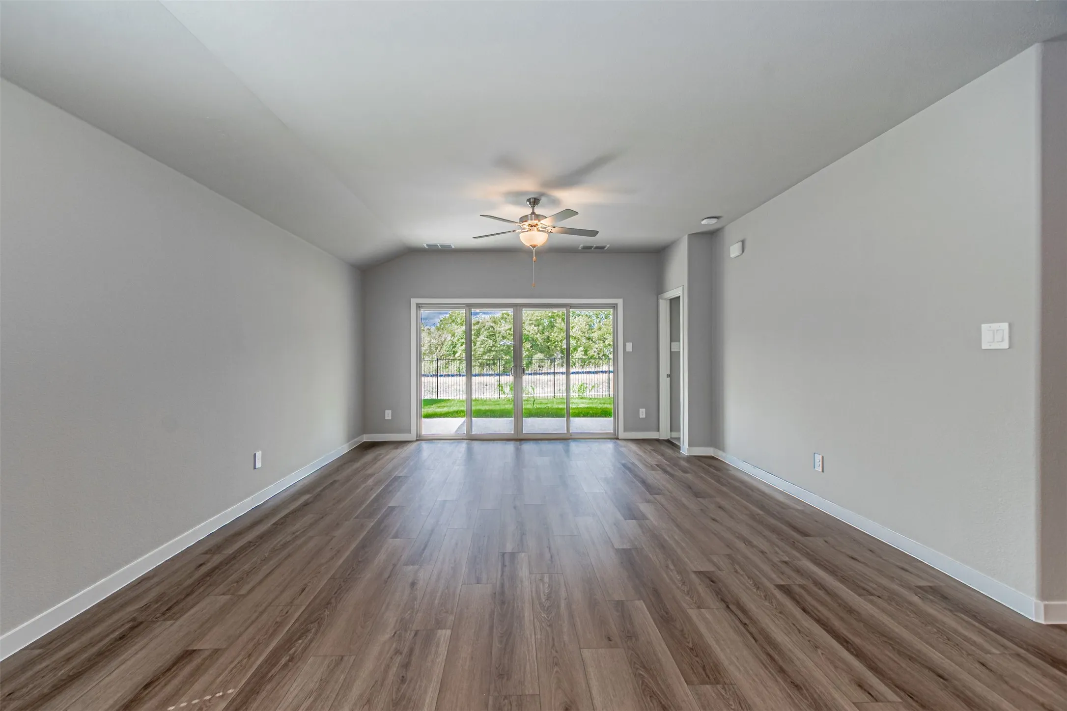 Single Family Residence For Rent in Collin County , 6208 Chickney Drive, Princeton, Texas 75071, 3 Bedroom, 2 Bathroom, 2 Garage spaces, 1,833 Sqft, built in 2026, mls#21401798, Real Estate Agent in Princeton, Homes For Rent in Collin county, Homes For Rent in Princeton, Realtor in Princeton Texas, Real Estate Brokerage Independent Realty Texas, Luminita Cordes Realtor