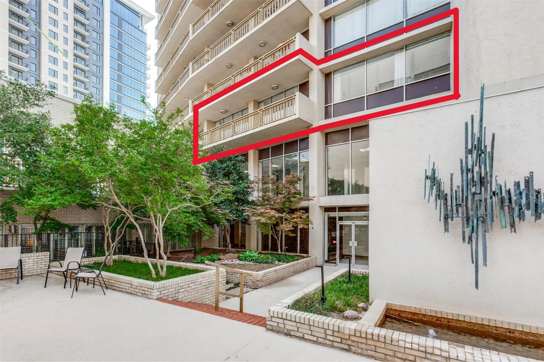 Pool courtyard - unit 304 outlined in red