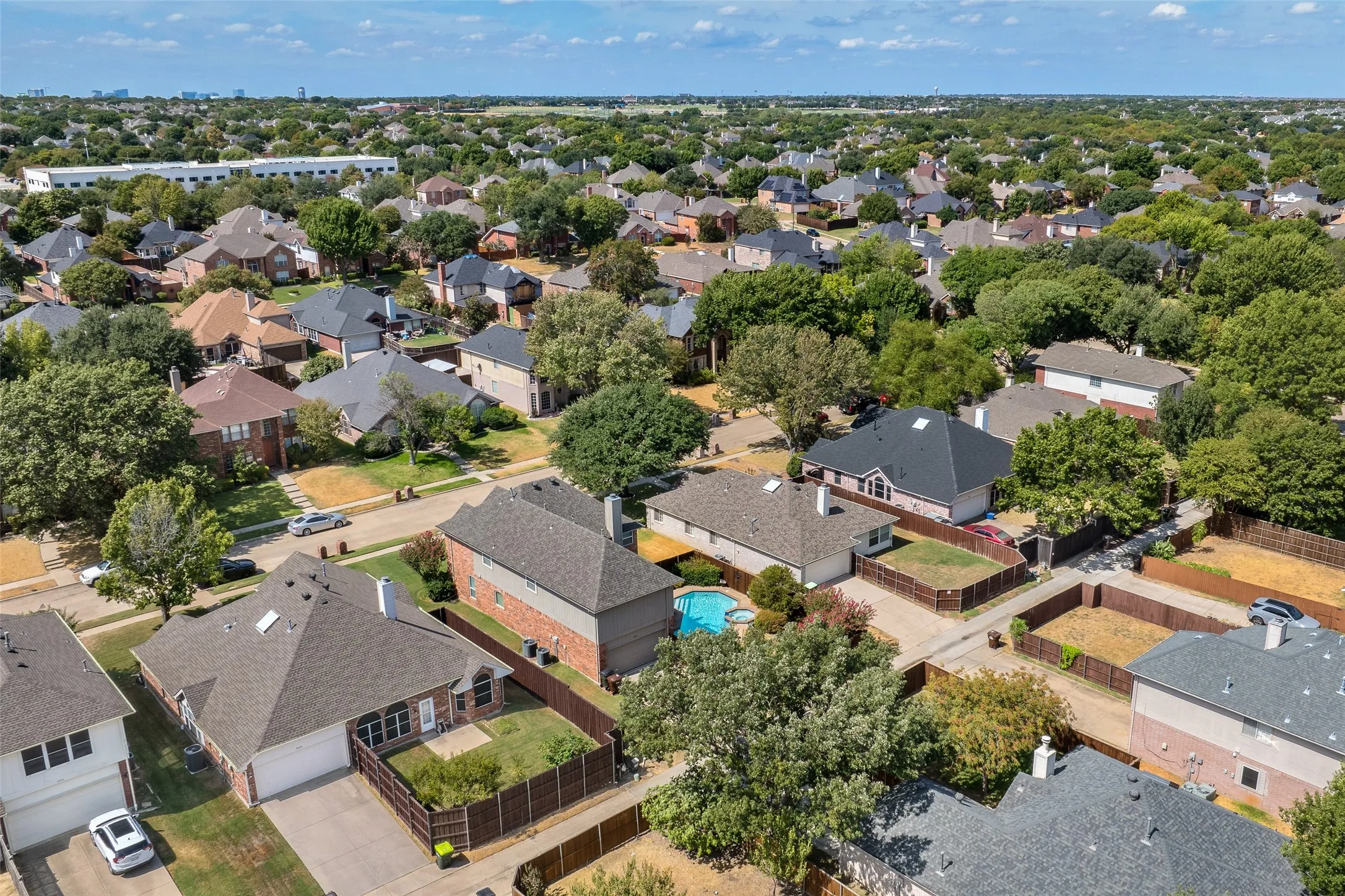 Single Family Residence For Sale in Collin County , 8024 Alderwood Place, Plano, Texas 75025, 5 Bedroom, 3 Bathroom, 2 Garage spaces, 2,674 Sqft, built in 1993, mls#21401021, Real Estate Agent in Plano, Homes For Sale in Collin county, Homes For Sale in Plano, Realtor in Plano Texas, Real Estate Brokerage Independent Realty Texas, Luminita Cordes Realtor