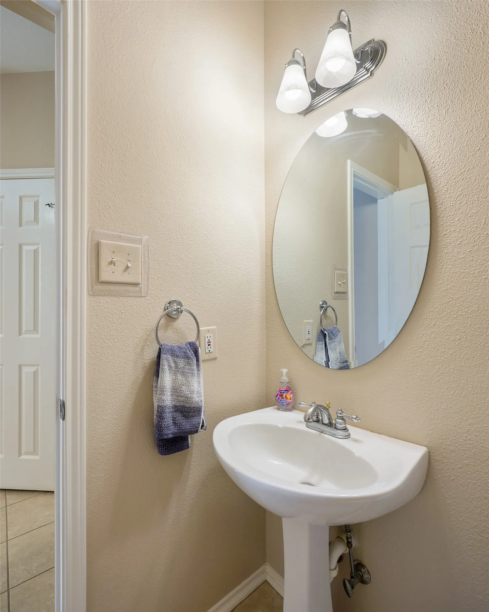 1/2 Bath