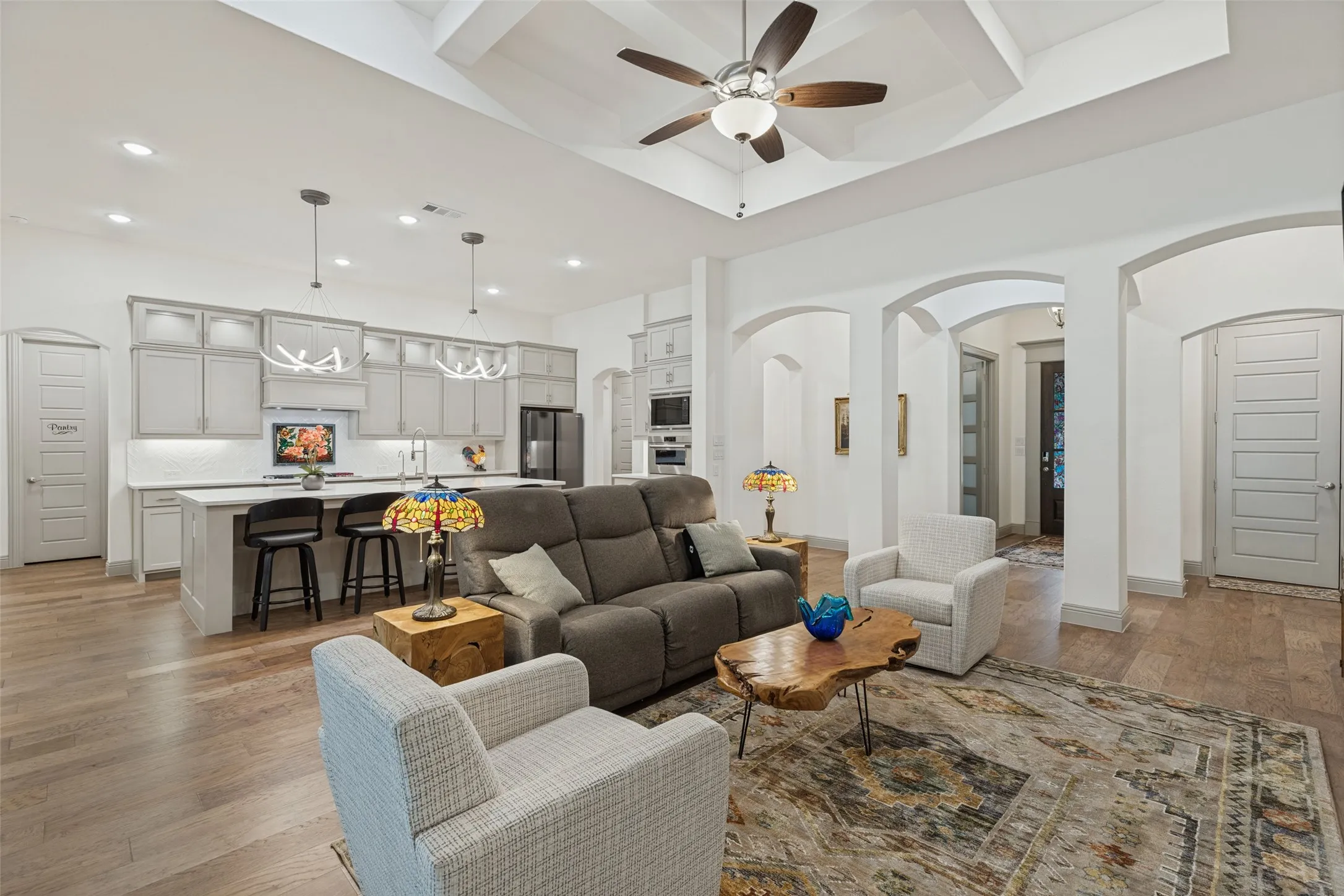 Open Concept livng at it's finest , perfect for entertaining!
