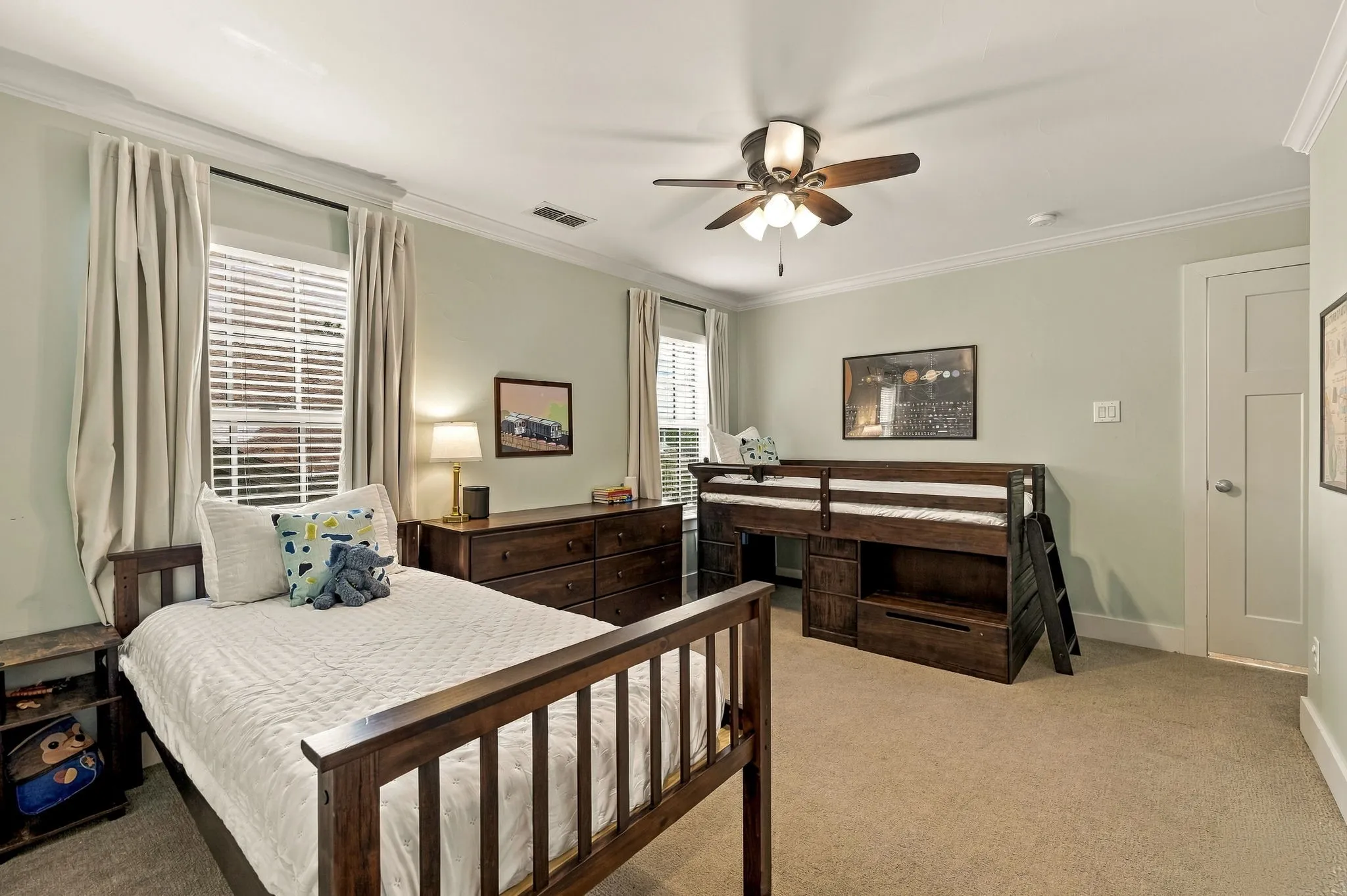 Single Family Residence For Sale in Dallas County , 1018 Clermont Avenue, Dallas, Texas 75223, 4 Bedroom, 4 Bathroom, 2 Garage spaces, 3,539 Sqft, built in 2017, mls#21398548, Real Estate Agent in Dallas, Homes For Sale in Dallas county, Homes For Sale in Dallas, Realtor in Dallas Texas, Real Estate Brokerage Independent Realty Texas, Luminita Cordes Realtor