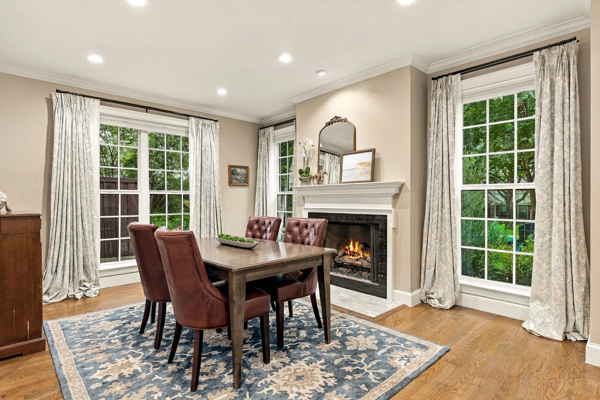 Single Family Residence For Sale in Dallas County , 1018 Clermont Avenue, Dallas, Texas 75223, 4 Bedroom, 4 Bathroom, 2 Garage spaces, 3,539 Sqft, built in 2017, mls#21398548, Real Estate Agent in Dallas, Homes For Sale in Dallas county, Homes For Sale in Dallas, Realtor in Dallas Texas, Real Estate Brokerage Independent Realty Texas, Luminita Cordes Realtor