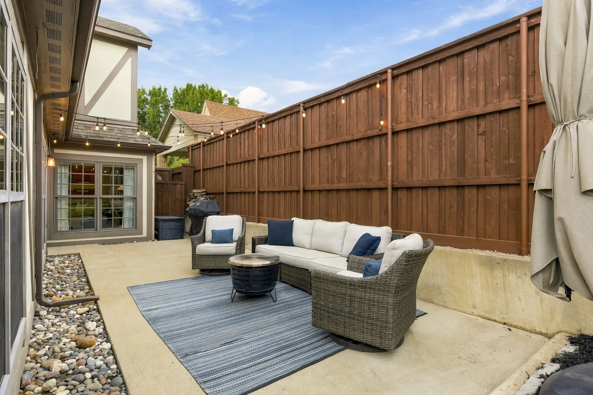 Single Family Residence For Sale in Dallas County , 1018 Clermont Avenue, Dallas, Texas 75223, 4 Bedroom, 4 Bathroom, 2 Garage spaces, 3,539 Sqft, built in 2017, mls#21398548, Real Estate Agent in Dallas, Homes For Sale in Dallas county, Homes For Sale in Dallas, Realtor in Dallas Texas, Real Estate Brokerage Independent Realty Texas, Luminita Cordes Realtor