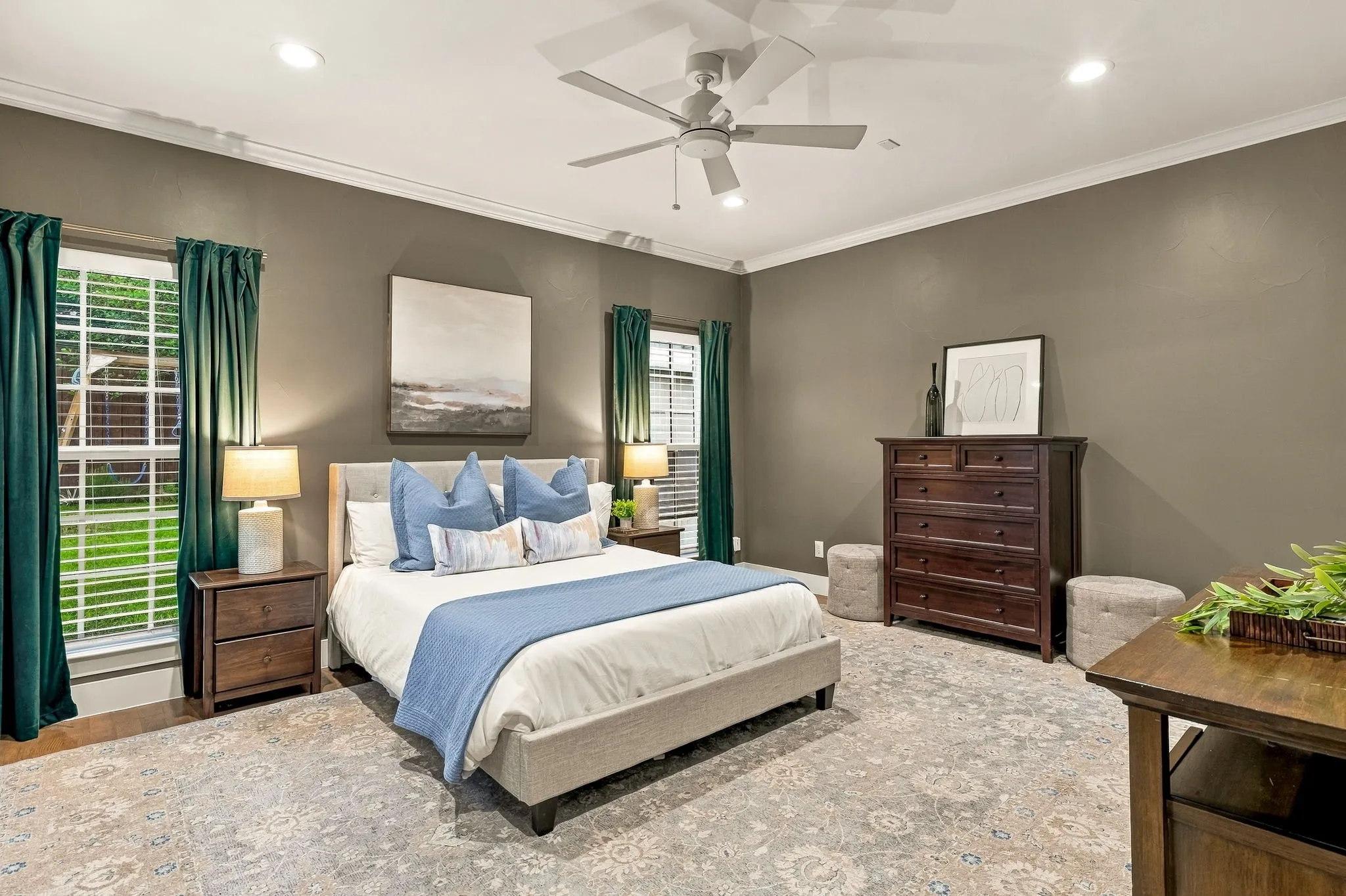 Single Family Residence For Sale in Dallas County , 1018 Clermont Avenue, Dallas, Texas 75223, 4 Bedroom, 4 Bathroom, 2 Garage spaces, 3,539 Sqft, built in 2017, mls#21398548, Real Estate Agent in Dallas, Homes For Sale in Dallas county, Homes For Sale in Dallas, Realtor in Dallas Texas, Real Estate Brokerage Independent Realty Texas, Luminita Cordes Realtor