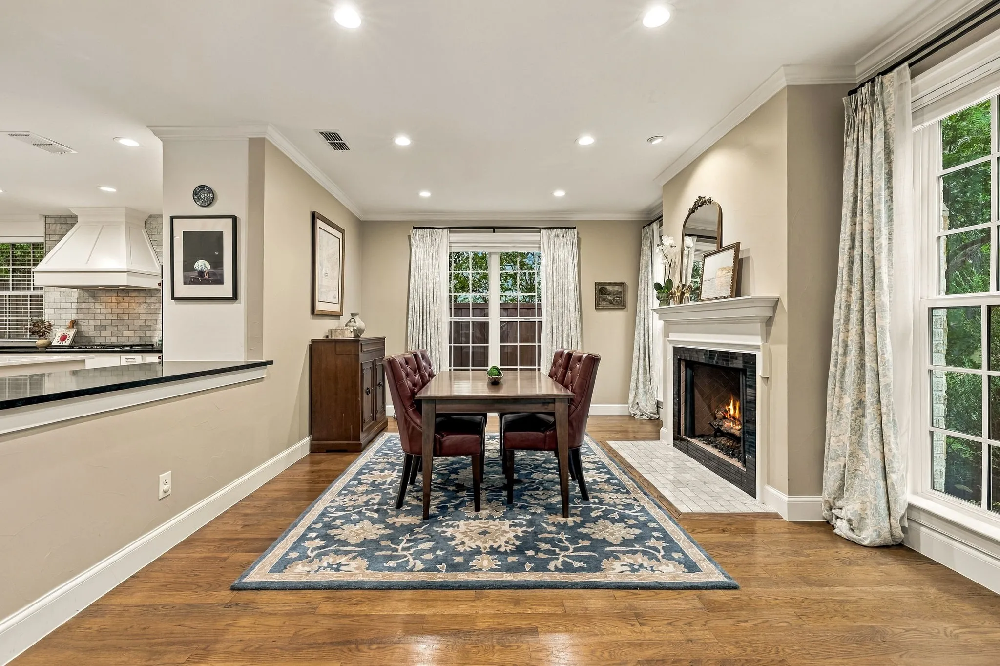 Single Family Residence For Sale in Dallas County , 1018 Clermont Avenue, Dallas, Texas 75223, 4 Bedroom, 4 Bathroom, 2 Garage spaces, 3,539 Sqft, built in 2017, mls#21398548, Real Estate Agent in Dallas, Homes For Sale in Dallas county, Homes For Sale in Dallas, Realtor in Dallas Texas, Real Estate Brokerage Independent Realty Texas, Luminita Cordes Realtor