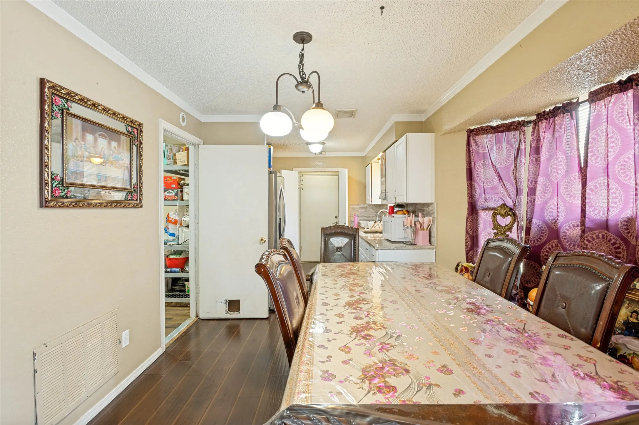 Single Family Residence For Sale in Dallas County , 1325 Abbott Drive, Irving, Texas 75060, 4 Bedroom, 3 Bathroom, Garage spaces, 1,161 Sqft, built in 1985, mls#21401863, Real Estate Agent in Irving, Homes For Sale in Dallas county, Homes For Sale in Irving, Realtor in Irving Texas, Real Estate Brokerage Independent Realty Texas, Luminita Cordes Realtor