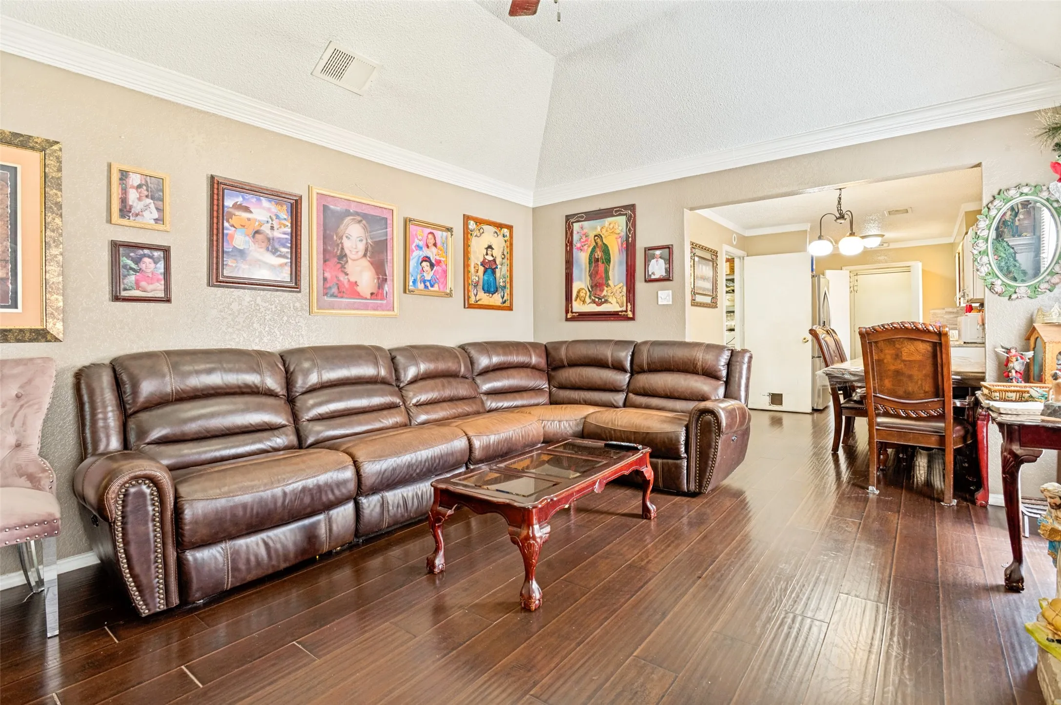 Single Family Residence For Sale in Dallas County , 1325 Abbott Drive, Irving, Texas 75060, 4 Bedroom, 3 Bathroom, Garage spaces, 1,161 Sqft, built in 1985, mls#21401863, Real Estate Agent in Irving, Homes For Sale in Dallas county, Homes For Sale in Irving, Realtor in Irving Texas, Real Estate Brokerage Independent Realty Texas, Luminita Cordes Realtor