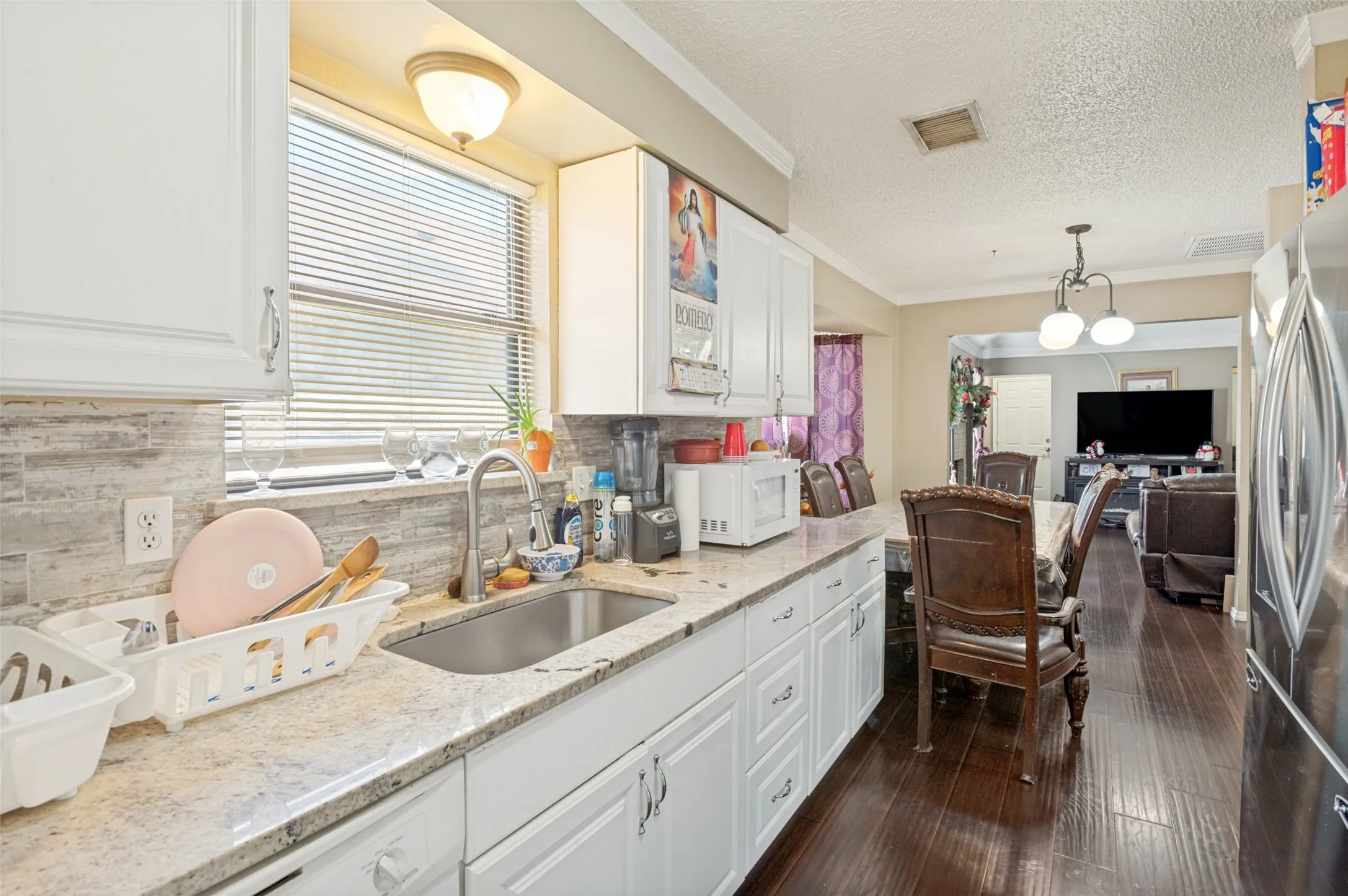 Single Family Residence For Sale in Dallas County , 1325 Abbott Drive, Irving, Texas 75060, 4 Bedroom, 3 Bathroom, Garage spaces, 1,161 Sqft, built in 1985, mls#21401863, Real Estate Agent in Irving, Homes For Sale in Dallas county, Homes For Sale in Irving, Realtor in Irving Texas, Real Estate Brokerage Independent Realty Texas, Luminita Cordes Realtor