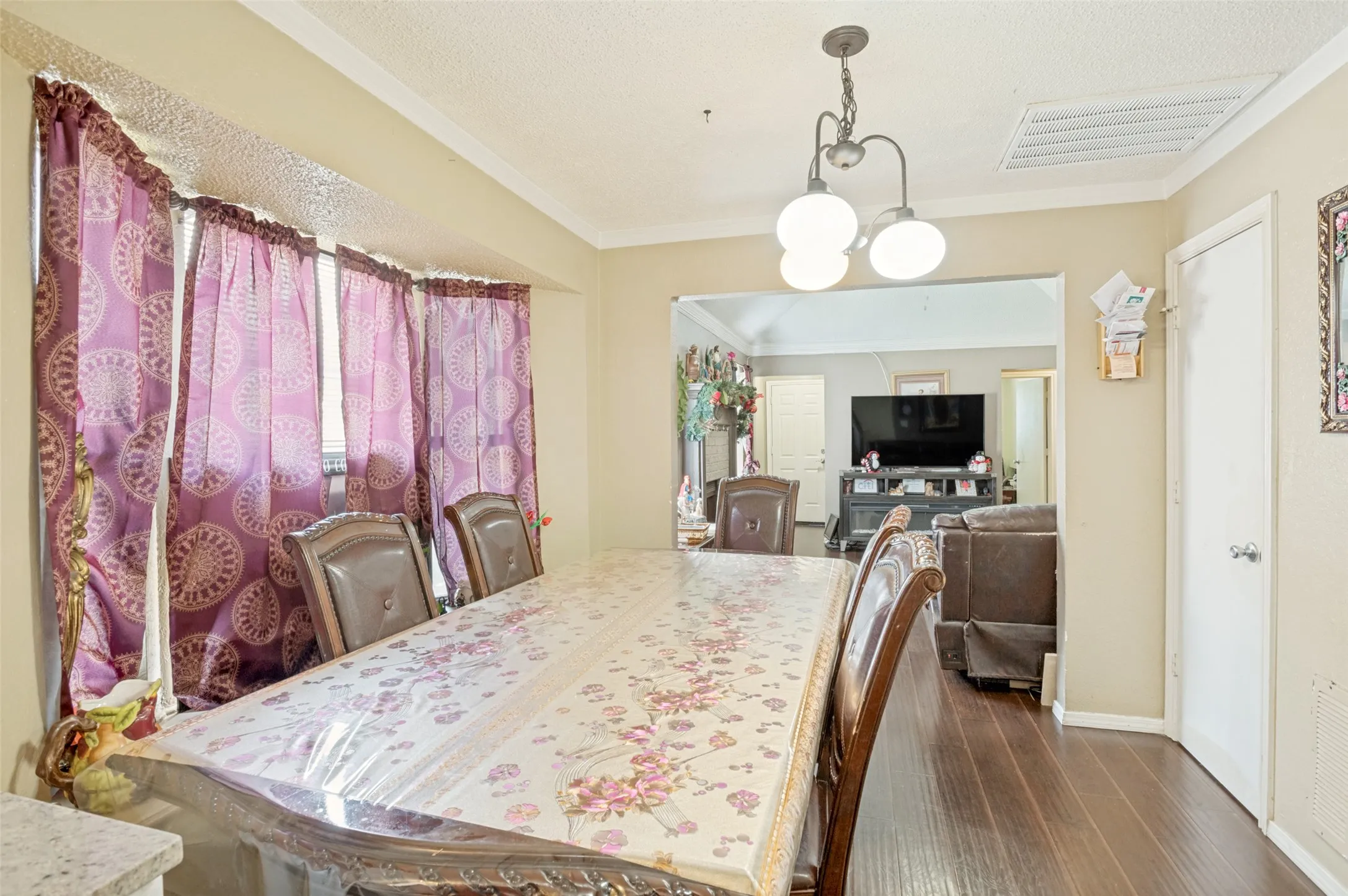 Single Family Residence For Sale in Dallas County , 1325 Abbott Drive, Irving, Texas 75060, 4 Bedroom, 3 Bathroom, Garage spaces, 1,161 Sqft, built in 1985, mls#21401863, Real Estate Agent in Irving, Homes For Sale in Dallas county, Homes For Sale in Irving, Realtor in Irving Texas, Real Estate Brokerage Independent Realty Texas, Luminita Cordes Realtor