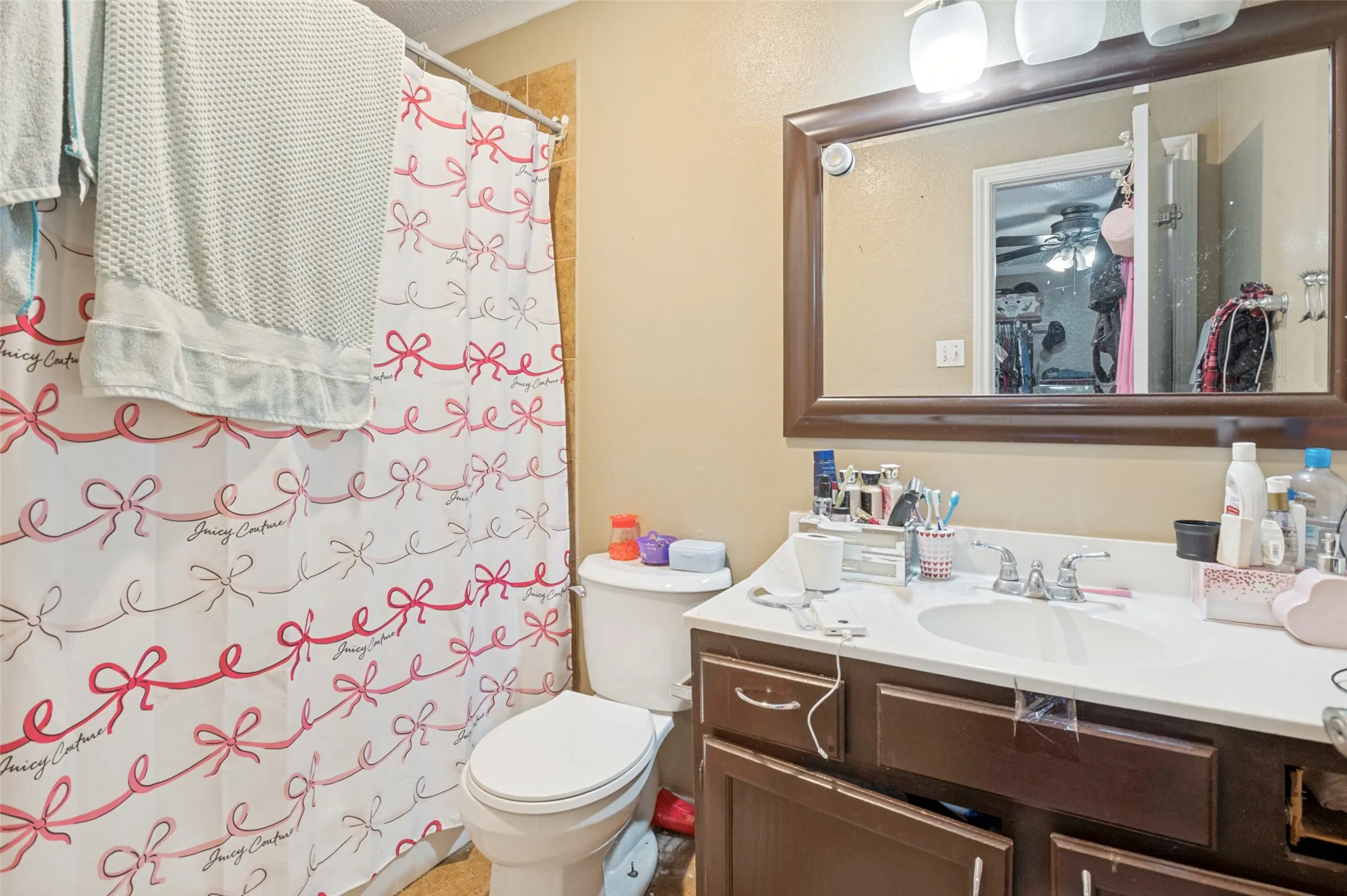 Single Family Residence For Sale in Dallas County , 1325 Abbott Drive, Irving, Texas 75060, 4 Bedroom, 3 Bathroom, Garage spaces, 1,161 Sqft, built in 1985, mls#21401863, Real Estate Agent in Irving, Homes For Sale in Dallas county, Homes For Sale in Irving, Realtor in Irving Texas, Real Estate Brokerage Independent Realty Texas, Luminita Cordes Realtor