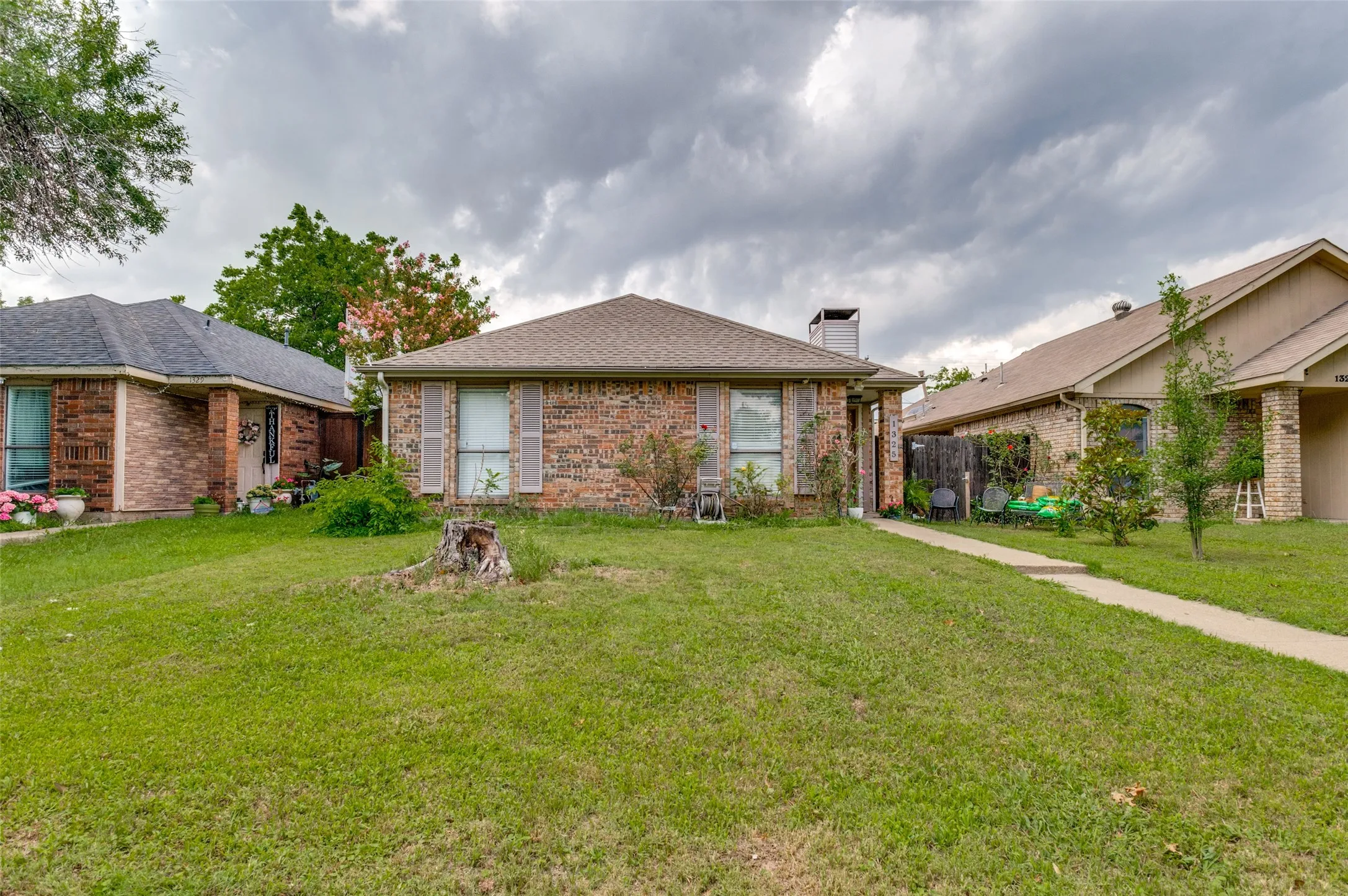 Single Family Residence For Sale in Dallas County , 1325 Abbott Drive, Irving, Texas 75060, 4 Bedroom, 3 Bathroom, Garage spaces, 1,161 Sqft, built in 1985, mls#21401863, Real Estate Agent in Irving, Homes For Sale in Dallas county, Homes For Sale in Irving, Realtor in Irving Texas, Real Estate Brokerage Independent Realty Texas, Luminita Cordes Realtor
