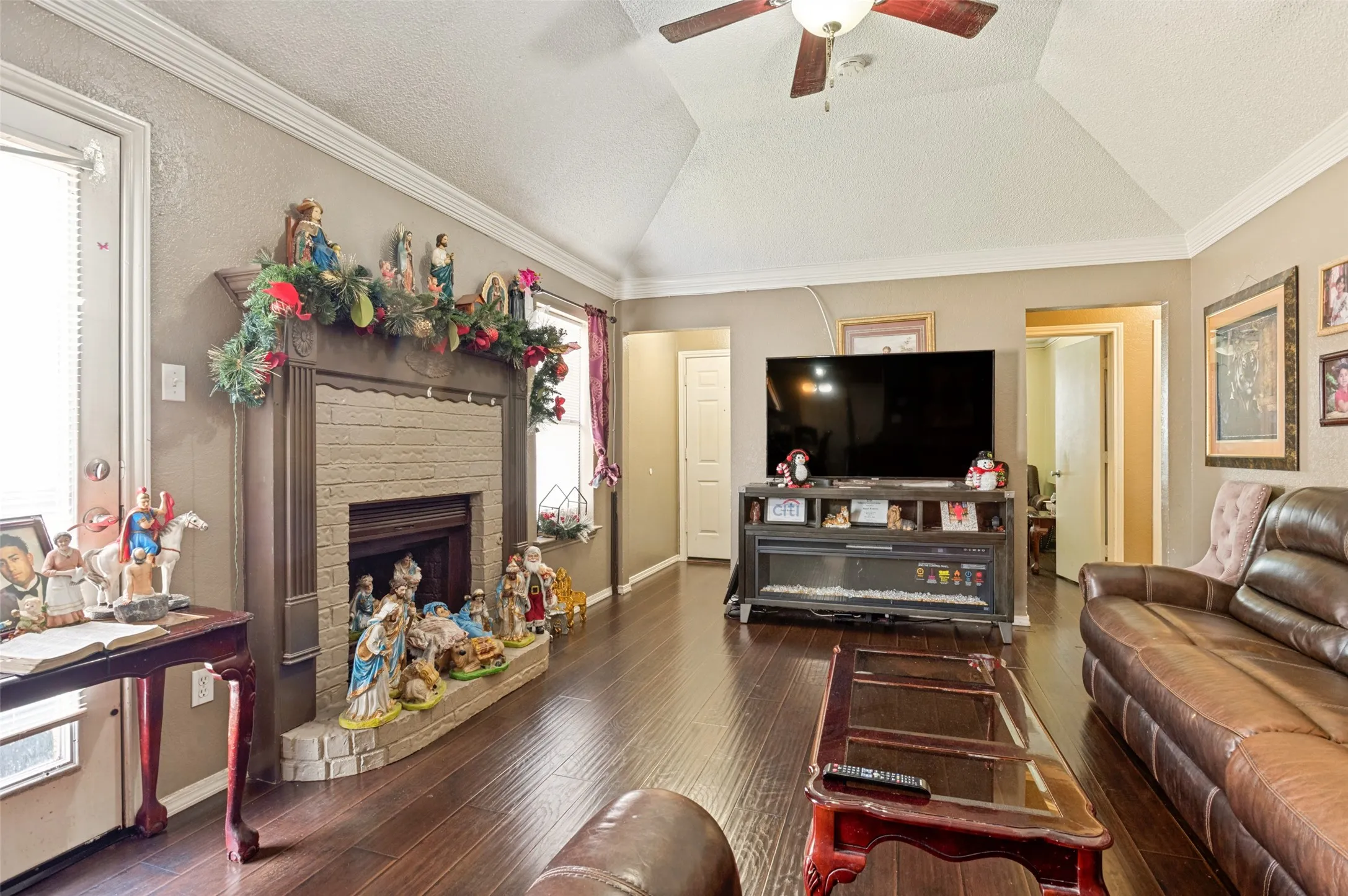Single Family Residence For Sale in Dallas County , 1325 Abbott Drive, Irving, Texas 75060, 4 Bedroom, 3 Bathroom, Garage spaces, 1,161 Sqft, built in 1985, mls#21401863, Real Estate Agent in Irving, Homes For Sale in Dallas county, Homes For Sale in Irving, Realtor in Irving Texas, Real Estate Brokerage Independent Realty Texas, Luminita Cordes Realtor