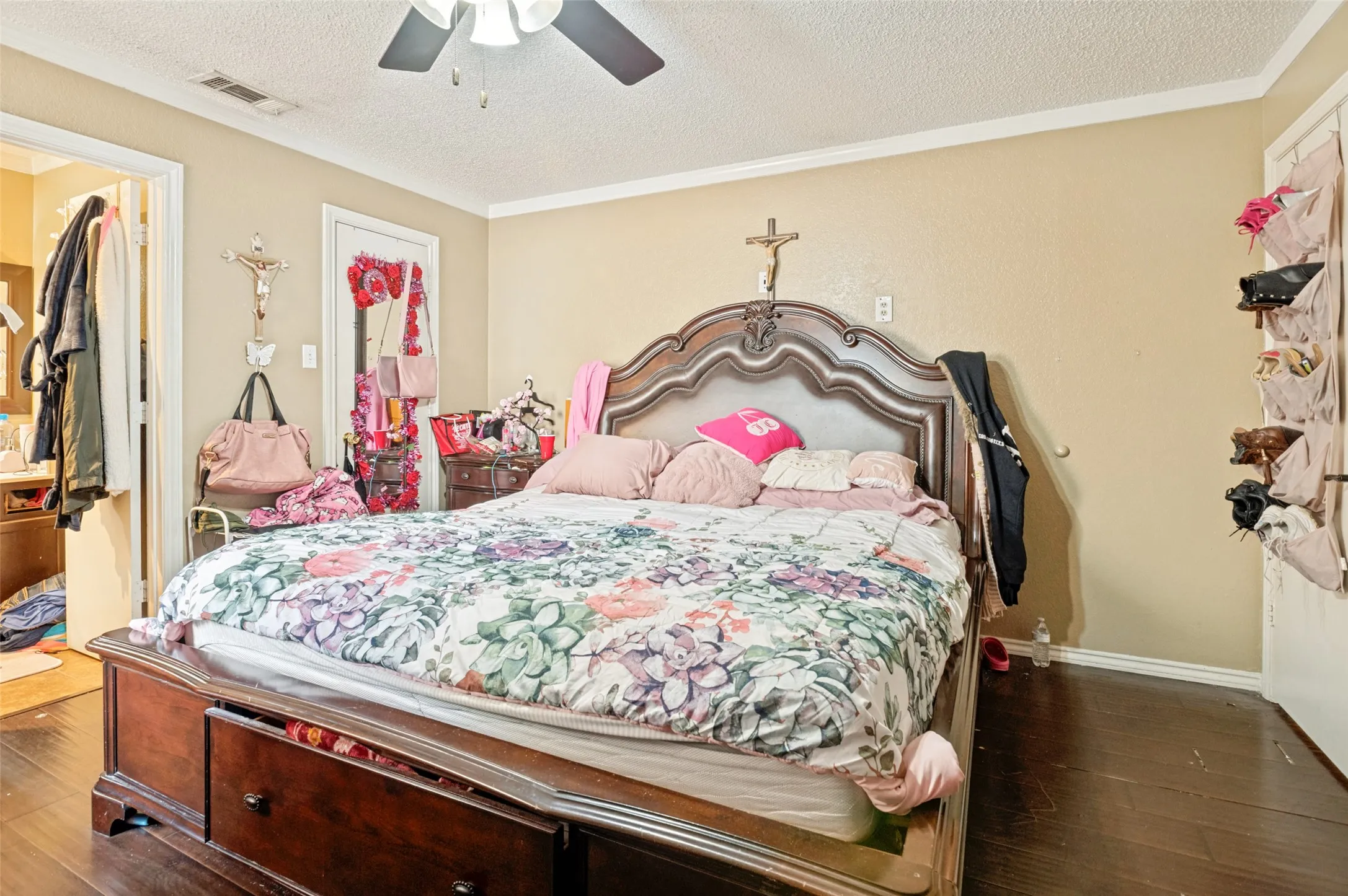 Single Family Residence For Sale in Dallas County , 1325 Abbott Drive, Irving, Texas 75060, 4 Bedroom, 3 Bathroom, Garage spaces, 1,161 Sqft, built in 1985, mls#21401863, Real Estate Agent in Irving, Homes For Sale in Dallas county, Homes For Sale in Irving, Realtor in Irving Texas, Real Estate Brokerage Independent Realty Texas, Luminita Cordes Realtor