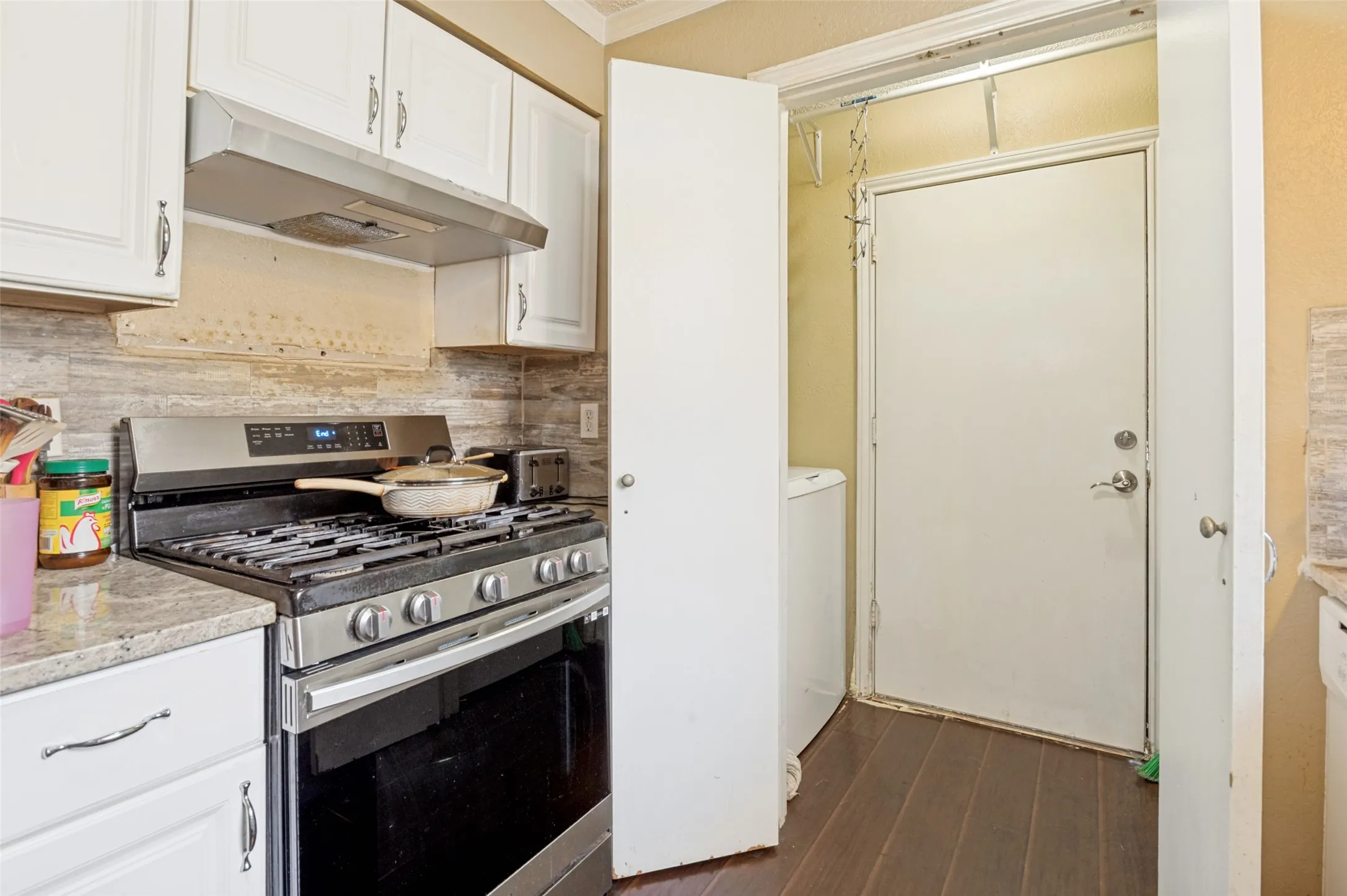 Single Family Residence For Sale in Dallas County , 1325 Abbott Drive, Irving, Texas 75060, 4 Bedroom, 3 Bathroom, Garage spaces, 1,161 Sqft, built in 1985, mls#21401863, Real Estate Agent in Irving, Homes For Sale in Dallas county, Homes For Sale in Irving, Realtor in Irving Texas, Real Estate Brokerage Independent Realty Texas, Luminita Cordes Realtor