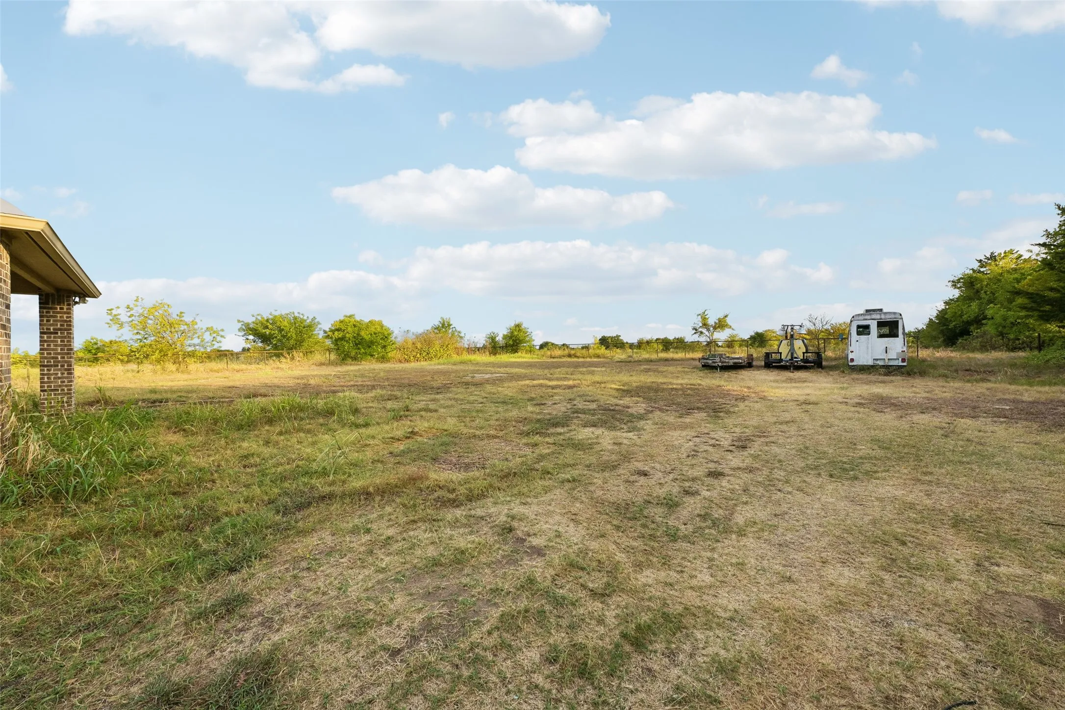 Single Family Residence For Sale in Ellis County , 6620 Montgomery Road, Midlothian, Texas 76065, 3 Bedroom, 3 Bathroom, 2 Garage spaces, 2,832 Sqft, built in 2004, mls#21394697, Real Estate Agent in Midlothian, Homes For Sale in Ellis county, Homes For Sale in Midlothian, Realtor in Midlothian Texas, Real Estate Brokerage Independent Realty Texas, Luminita Cordes Realtor