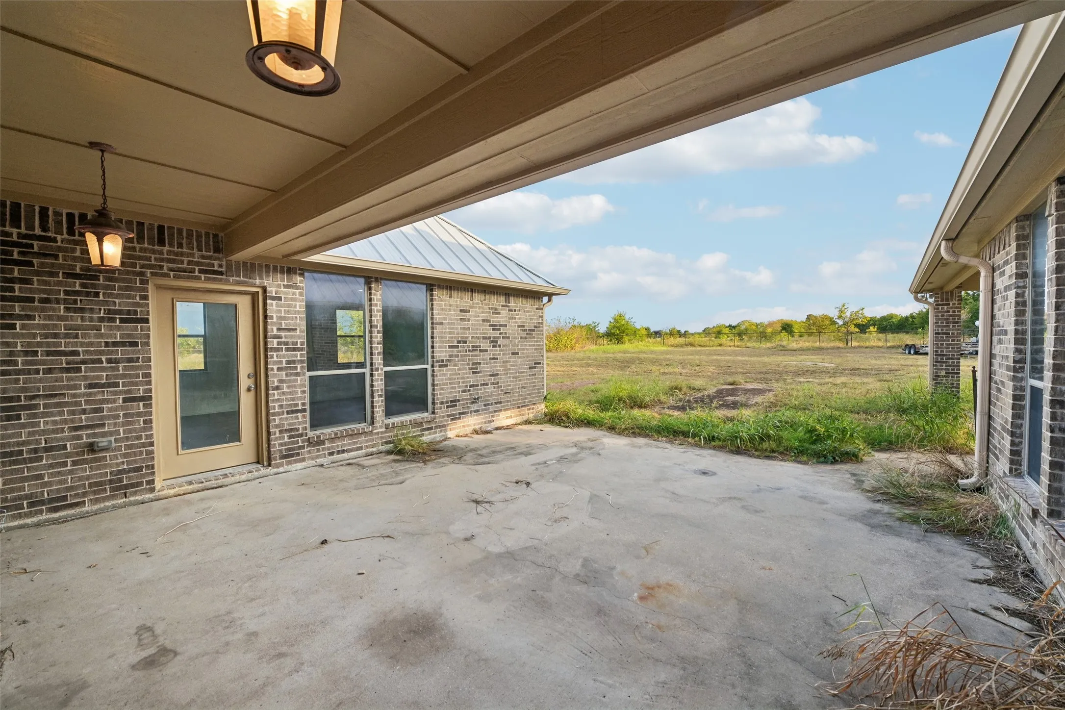 Single Family Residence For Sale in Ellis County , 6620 Montgomery Road, Midlothian, Texas 76065, 3 Bedroom, 3 Bathroom, 2 Garage spaces, 2,832 Sqft, built in 2004, mls#21394697, Real Estate Agent in Midlothian, Homes For Sale in Ellis county, Homes For Sale in Midlothian, Realtor in Midlothian Texas, Real Estate Brokerage Independent Realty Texas, Luminita Cordes Realtor