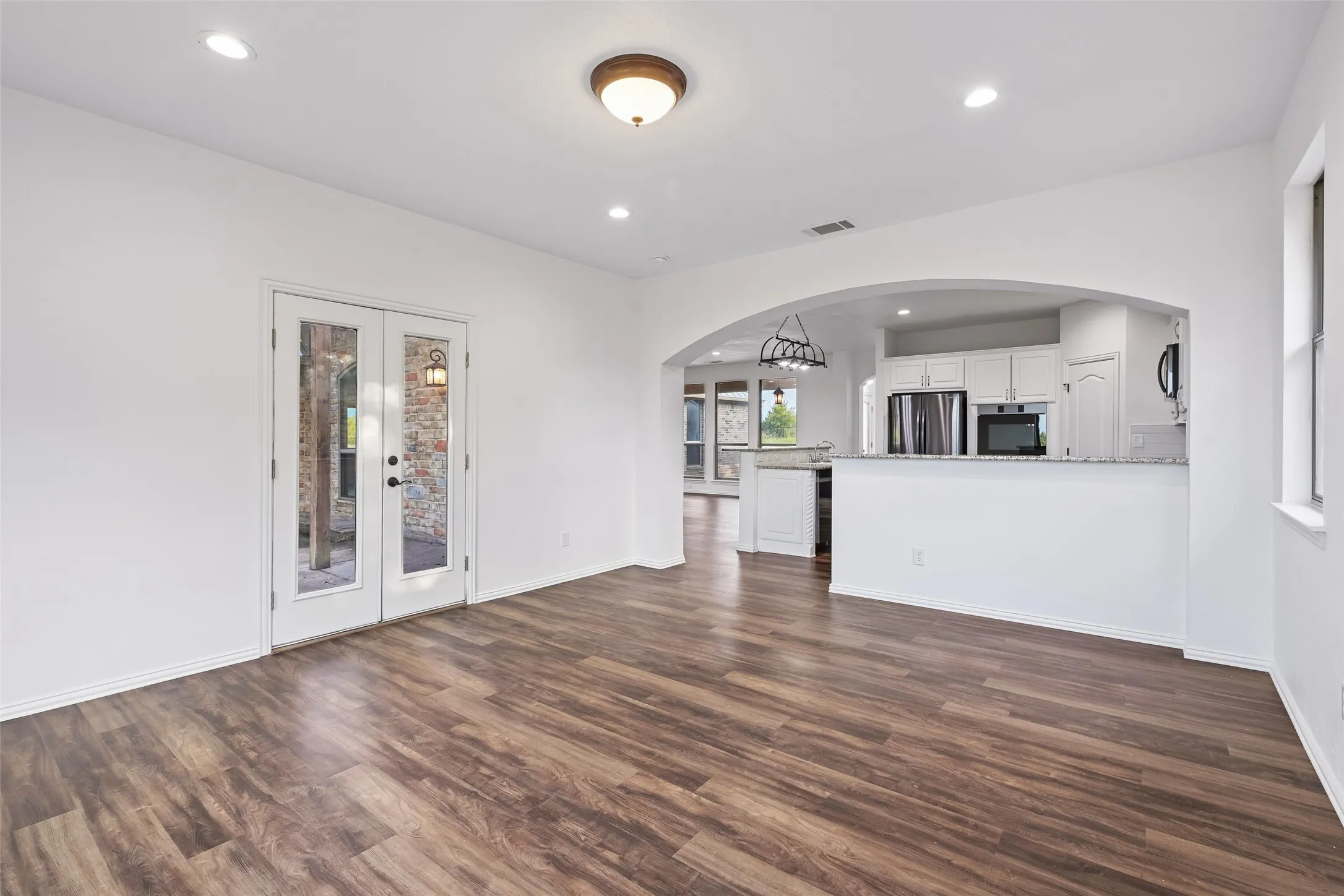 Single Family Residence For Sale in Ellis County , 6620 Montgomery Road, Midlothian, Texas 76065, 3 Bedroom, 3 Bathroom, 2 Garage spaces, 2,832 Sqft, built in 2004, mls#21394697, Real Estate Agent in Midlothian, Homes For Sale in Ellis county, Homes For Sale in Midlothian, Realtor in Midlothian Texas, Real Estate Brokerage Independent Realty Texas, Luminita Cordes Realtor